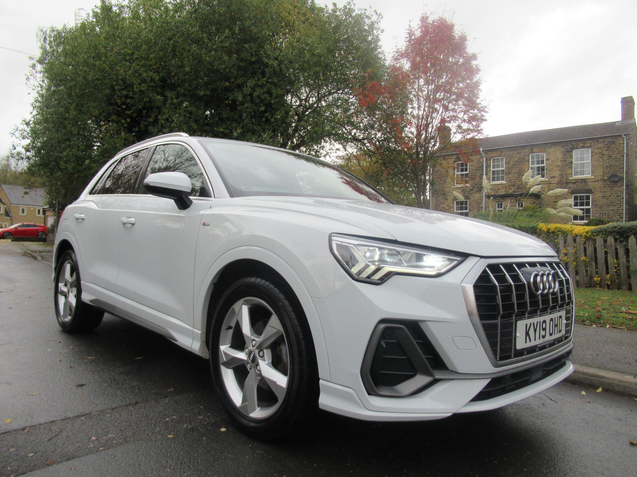 Audi Q3 - Image 2