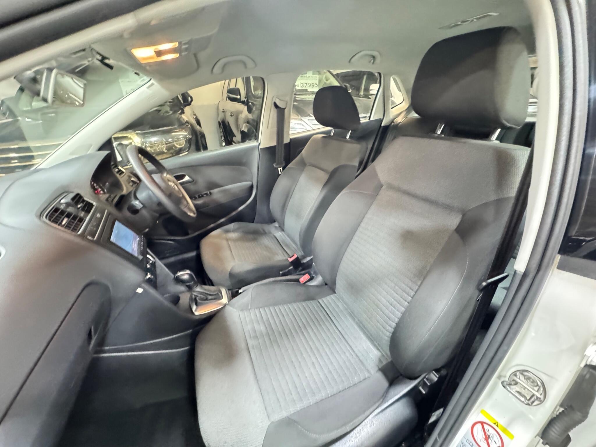 Volkswagen Polo - Image 9