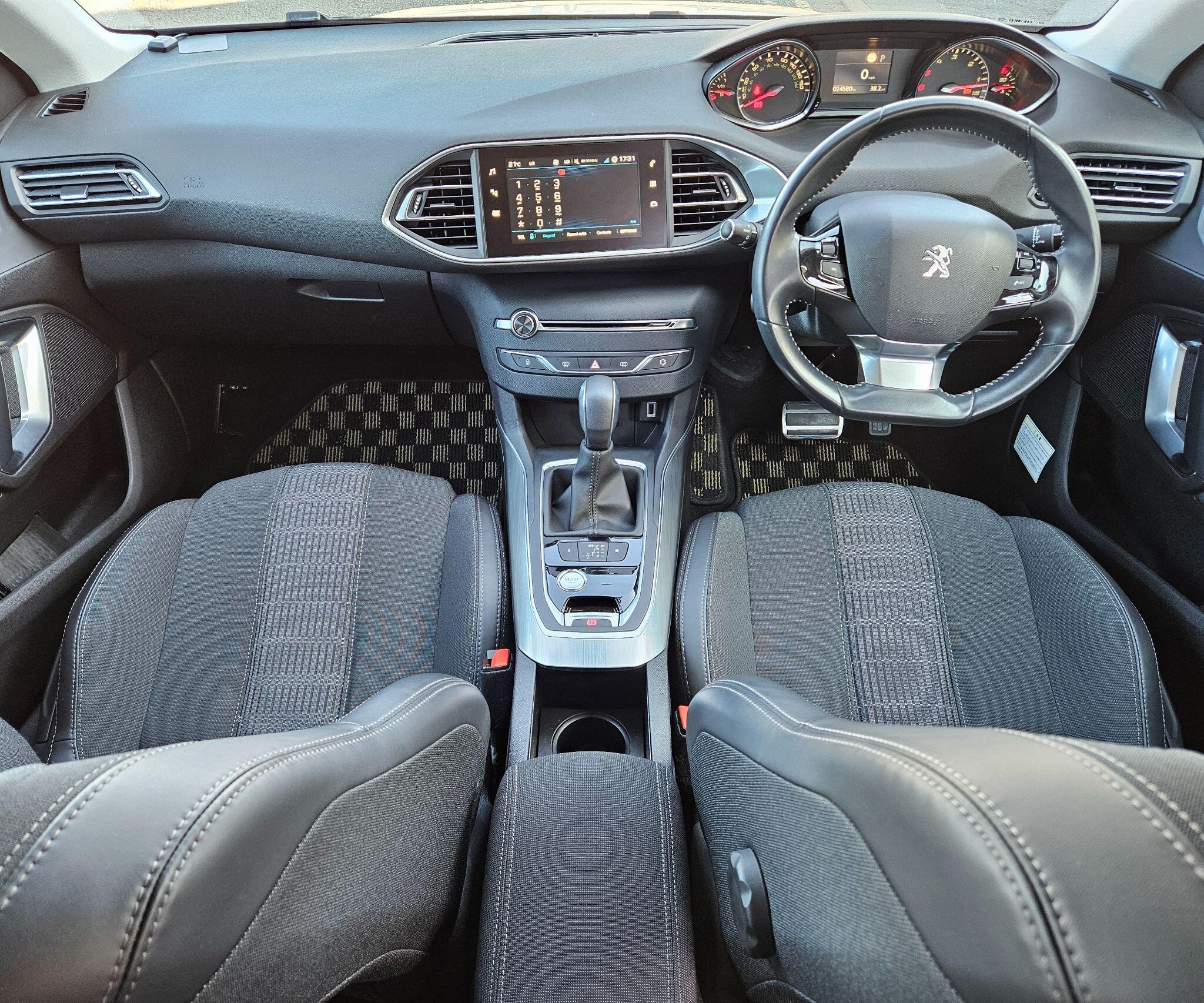 Peugeot 308 - Image 12