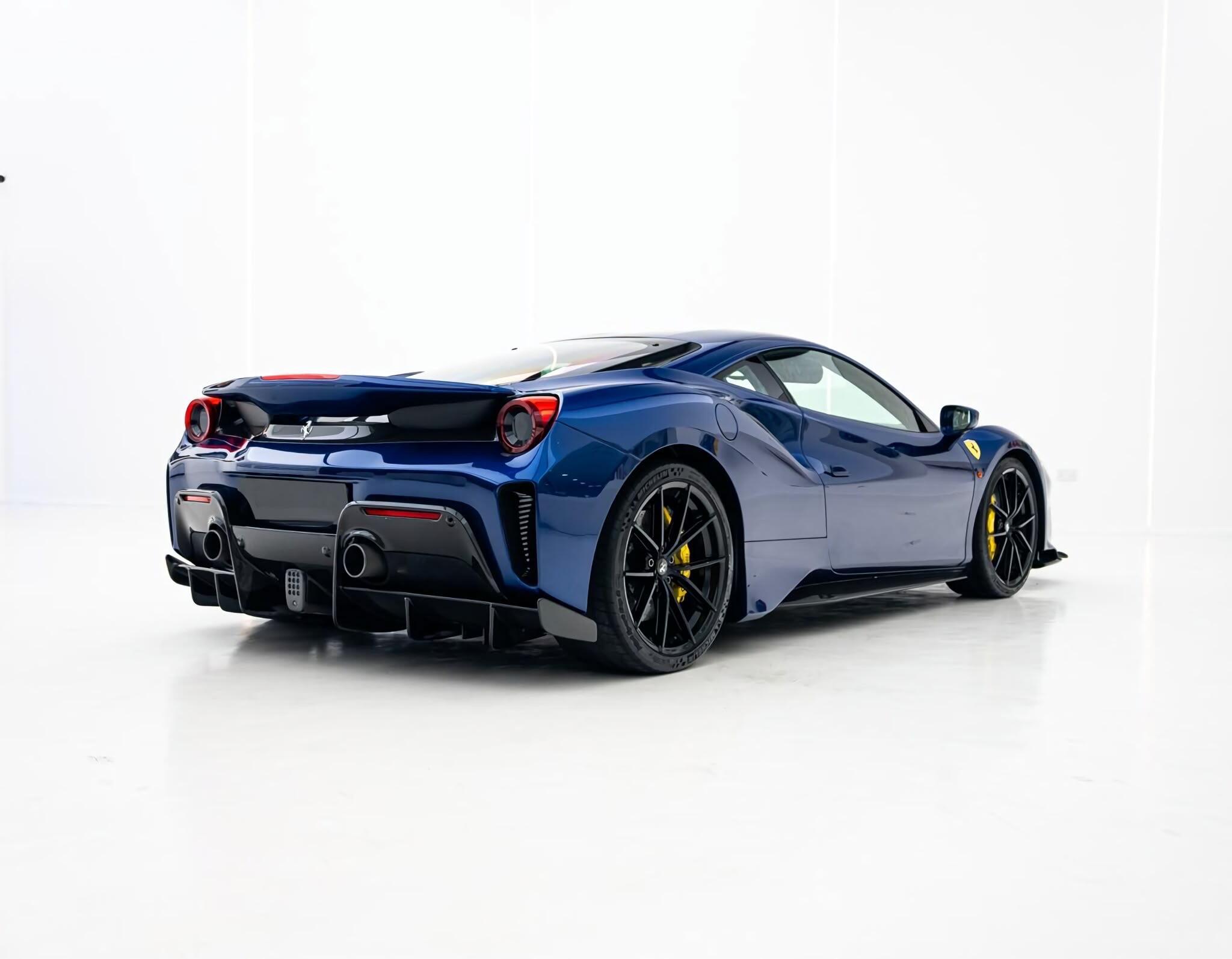 Ferrari 488 Pista - Image 14
