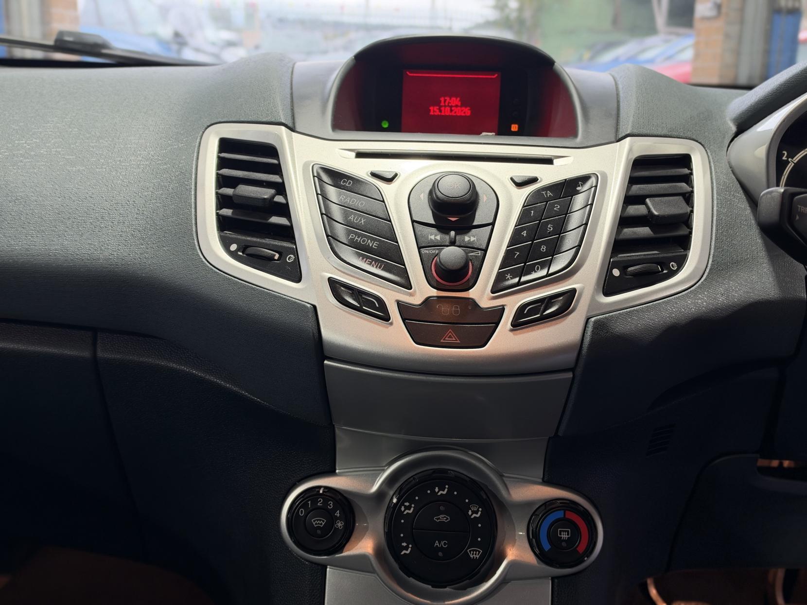 Ford Fiesta - Image 13