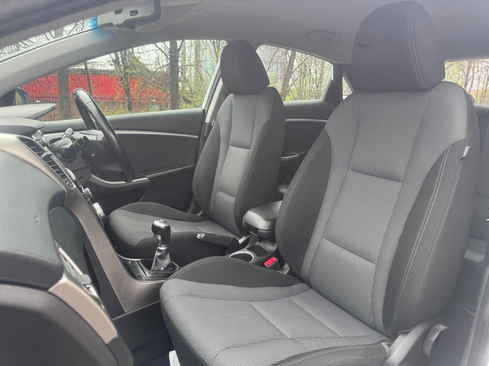 Hyundai i30 - Image 43