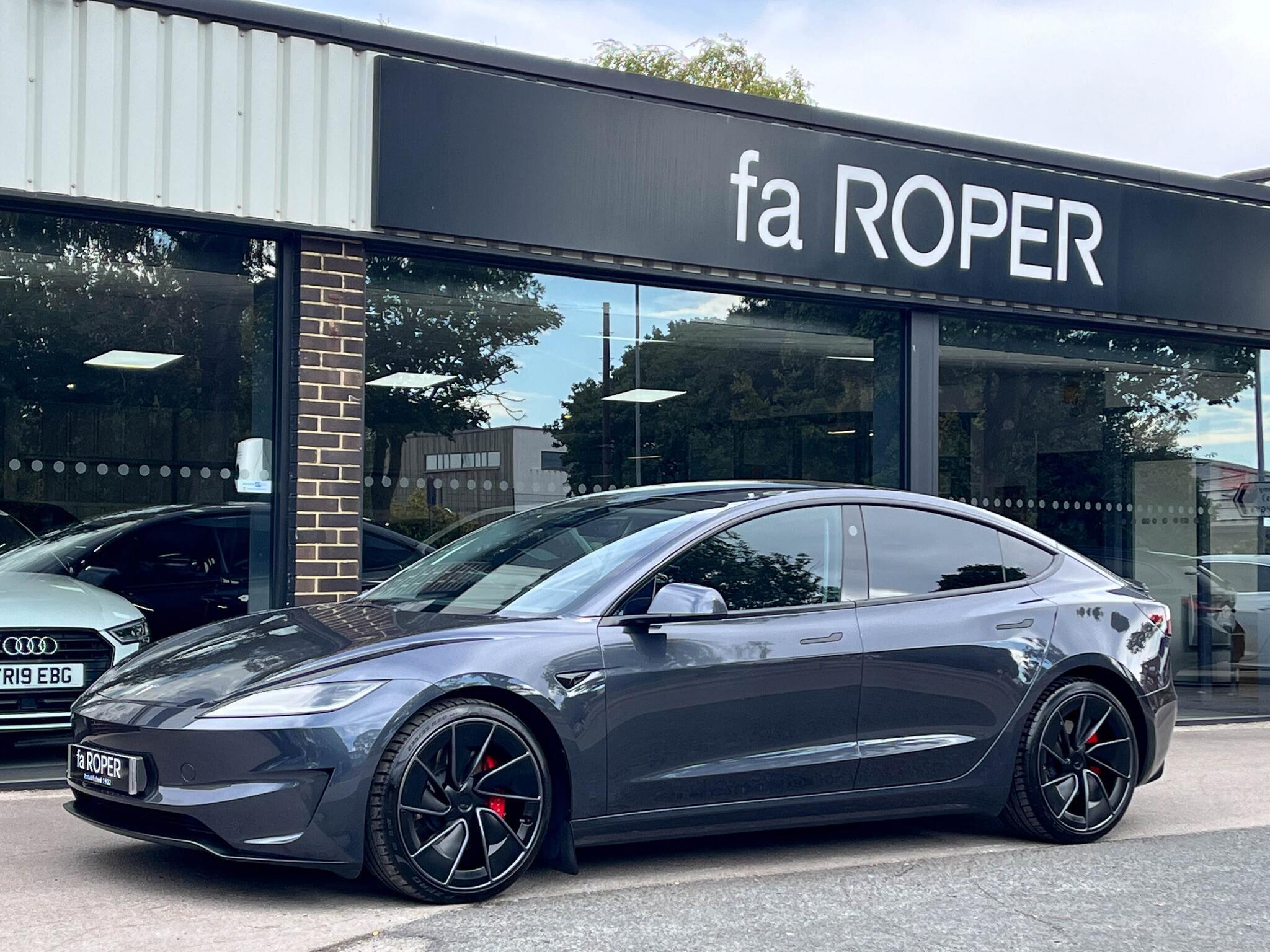 Tesla Model 3 - Image 2