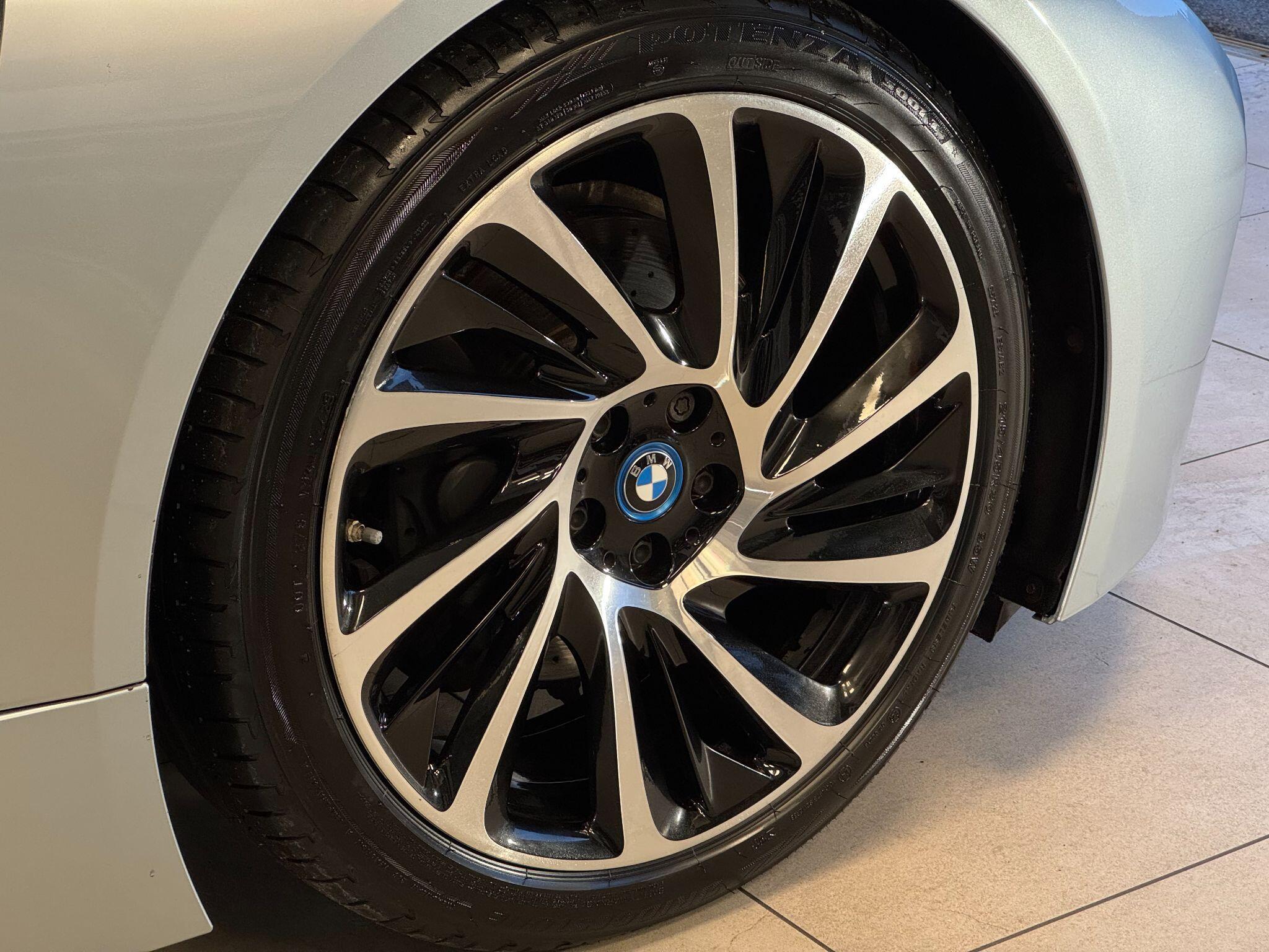 BMW i8 - Image 3