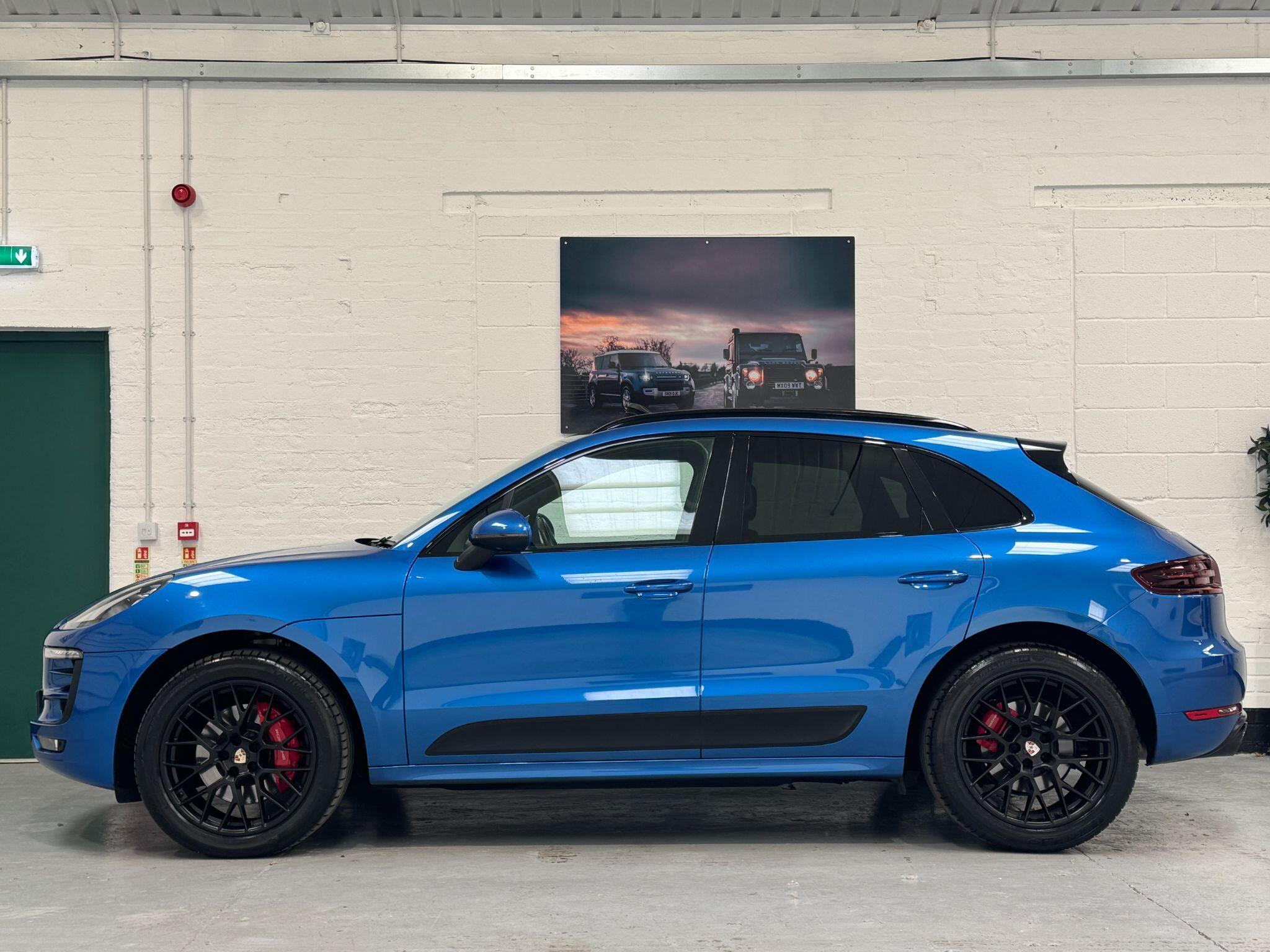 Porsche Macan - Image 10