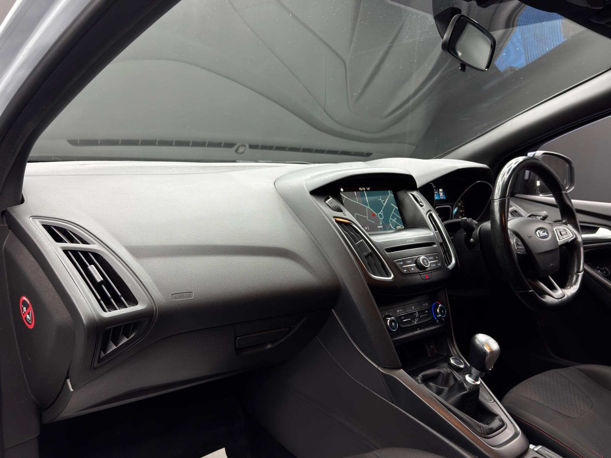 Ford Focus - Image 10