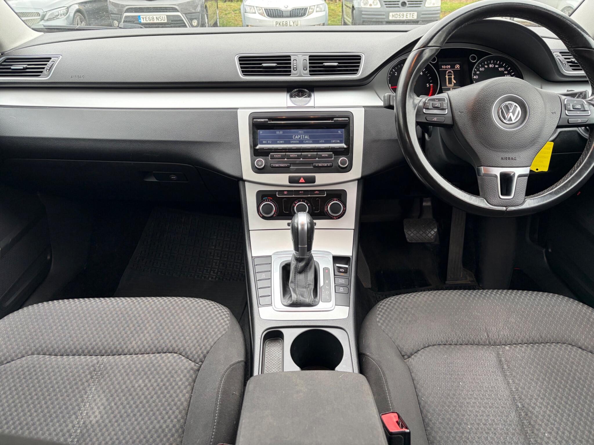 Volkswagen Passat - Image 18