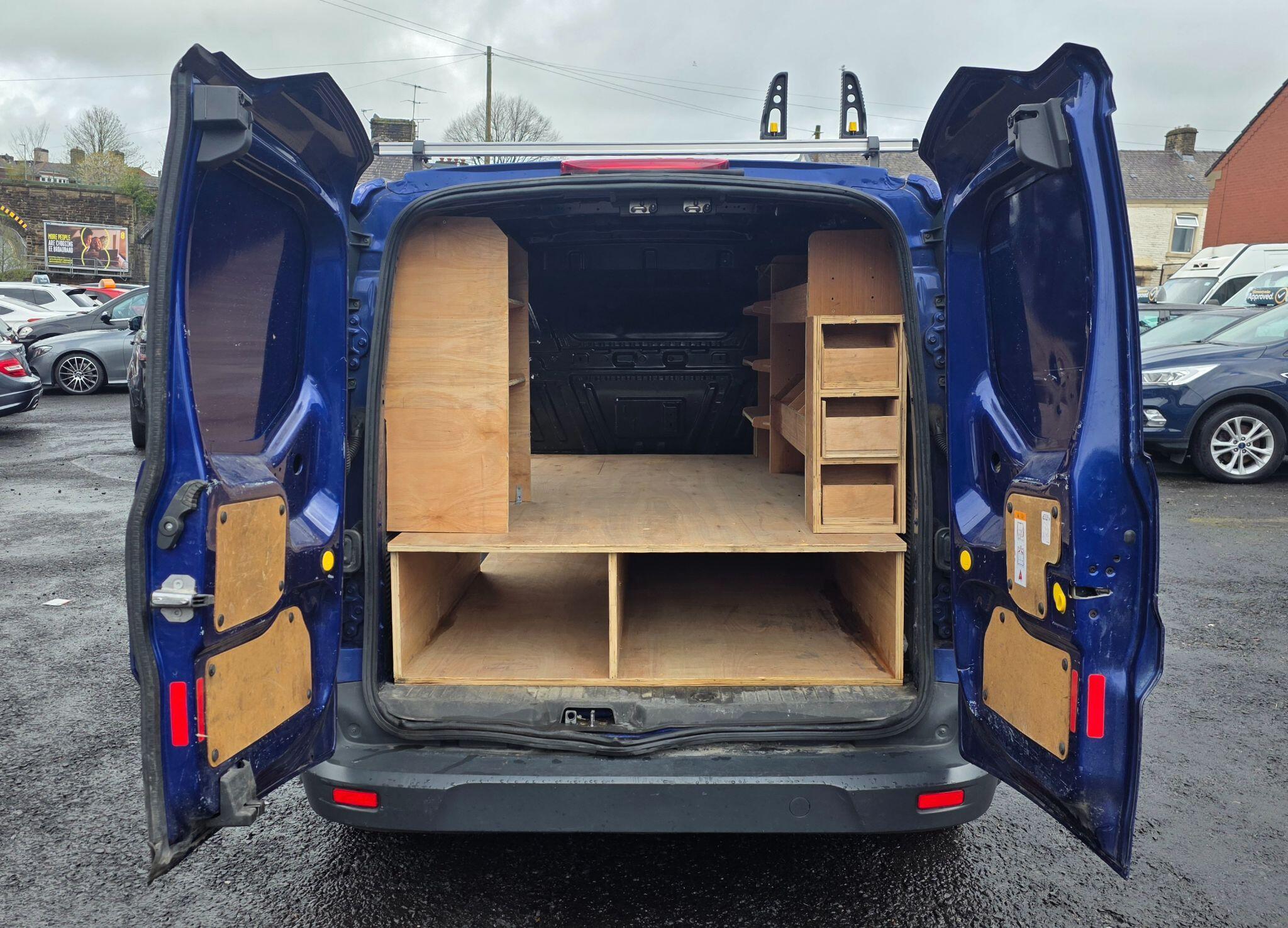 Ford Transit Connect - Image 19