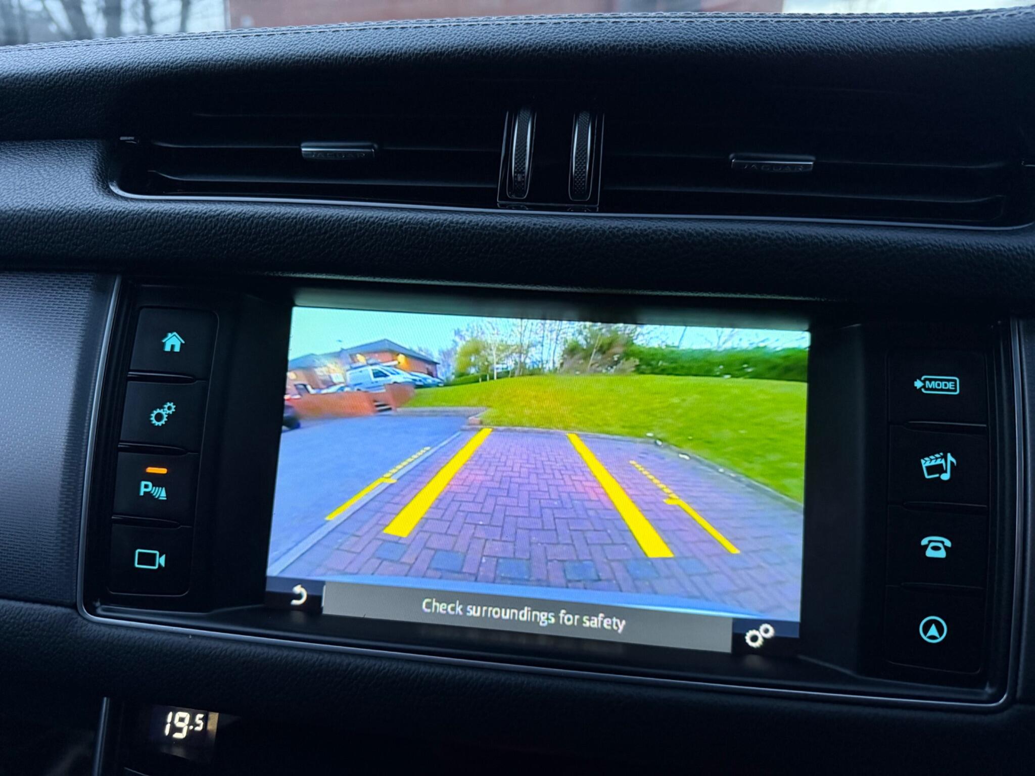 Jaguar XF - Image 73