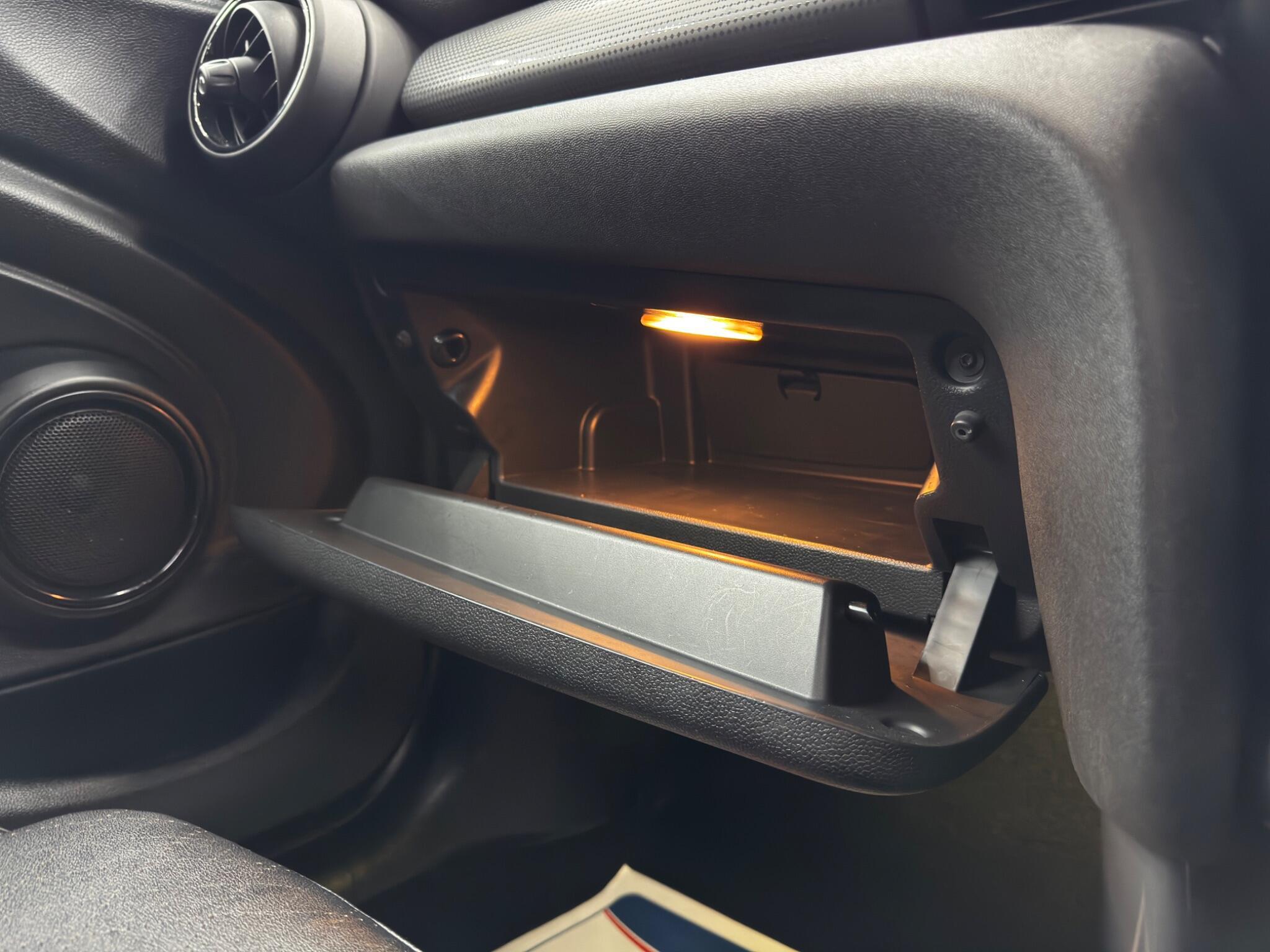 MINI Hatch - Image 39