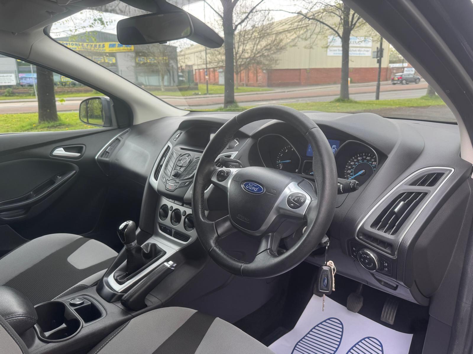 Ford Focus - Image 13