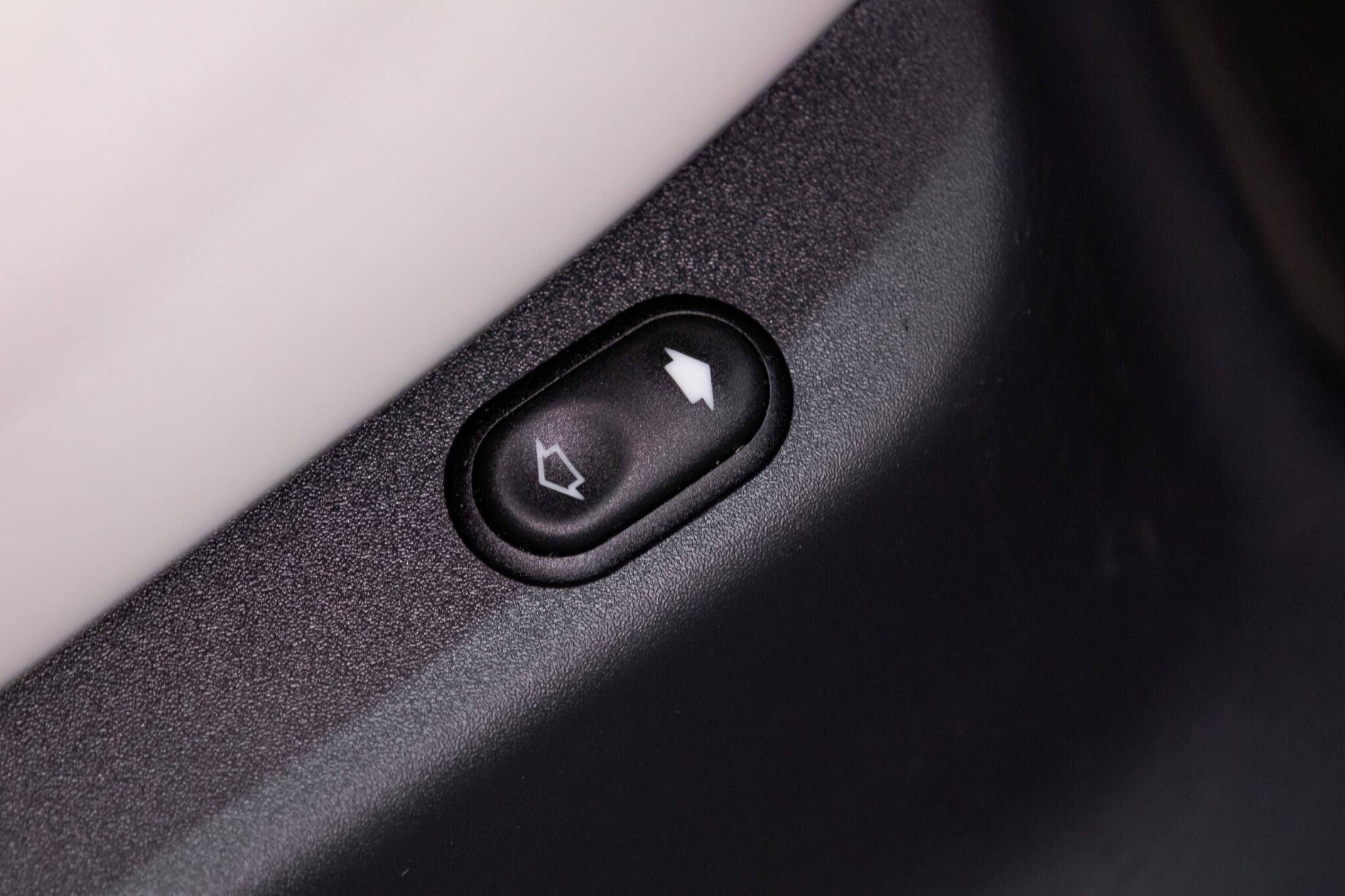 Land Rover Range Rover Velar - Image 59