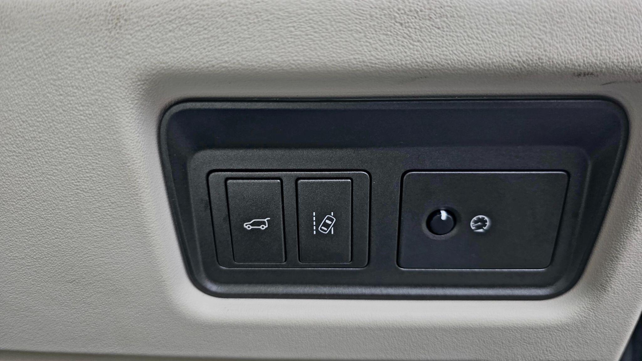 Land Rover Range Rover Evoque - Image 25