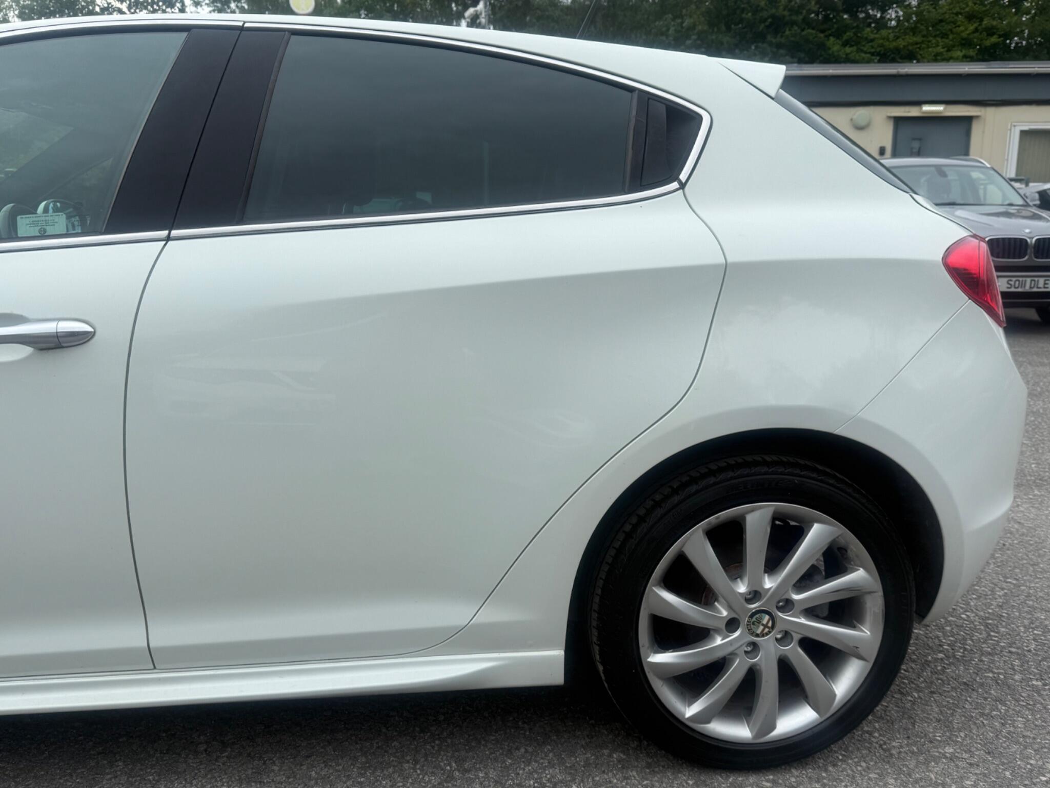 Alfa Romeo Giulietta - Image 12