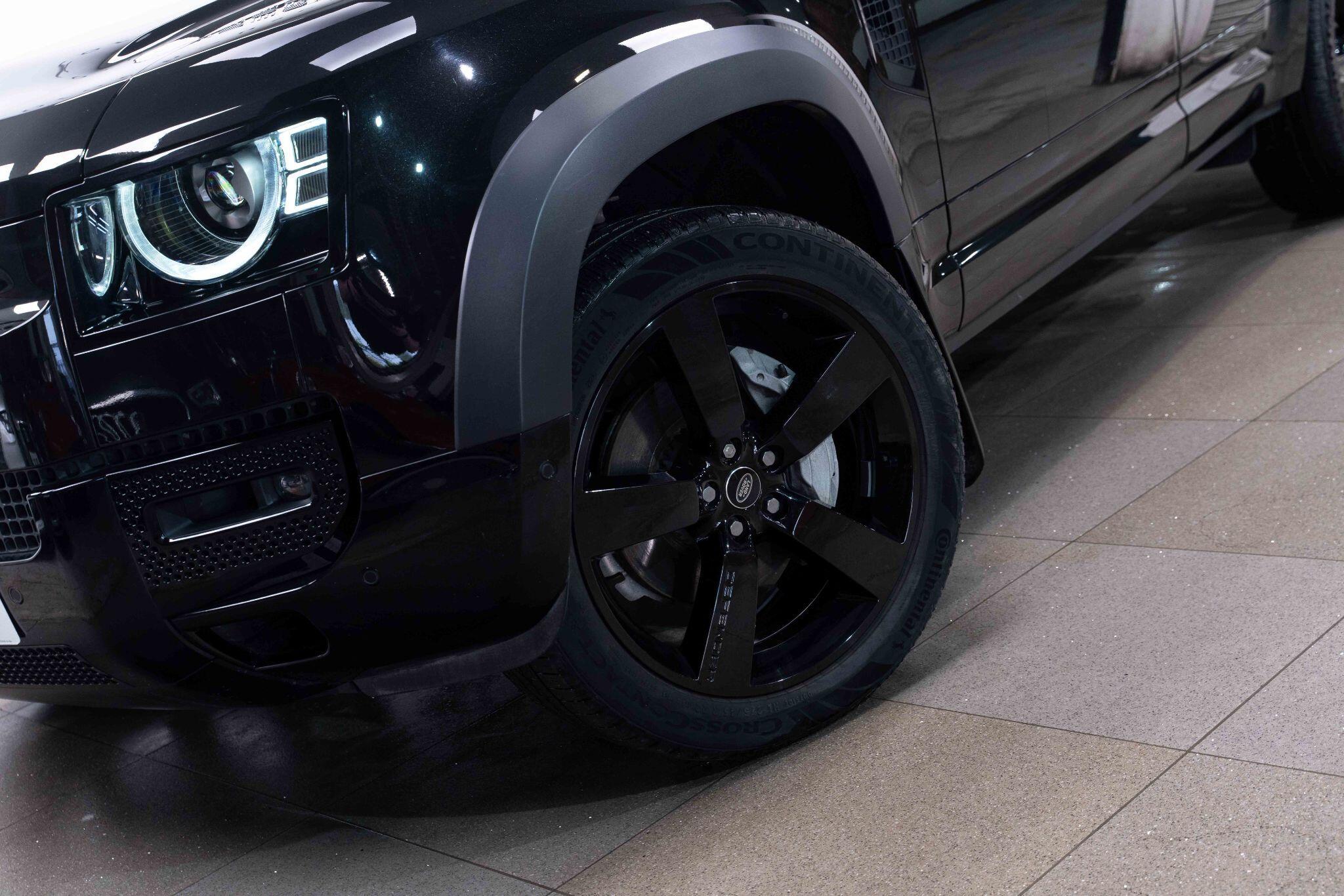 Land Rover Defender 110 - Image 27