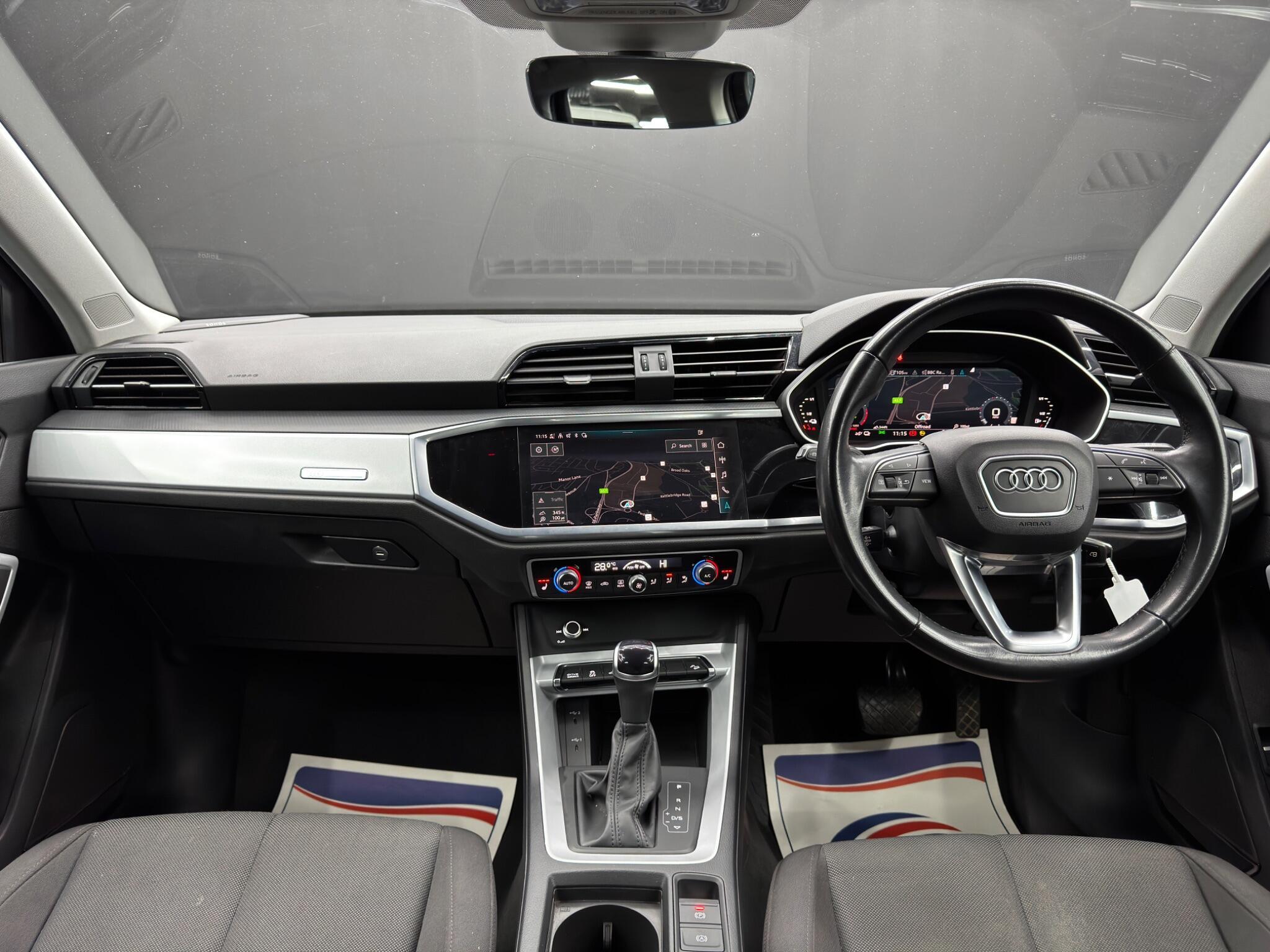 Audi Q3 - Image 10