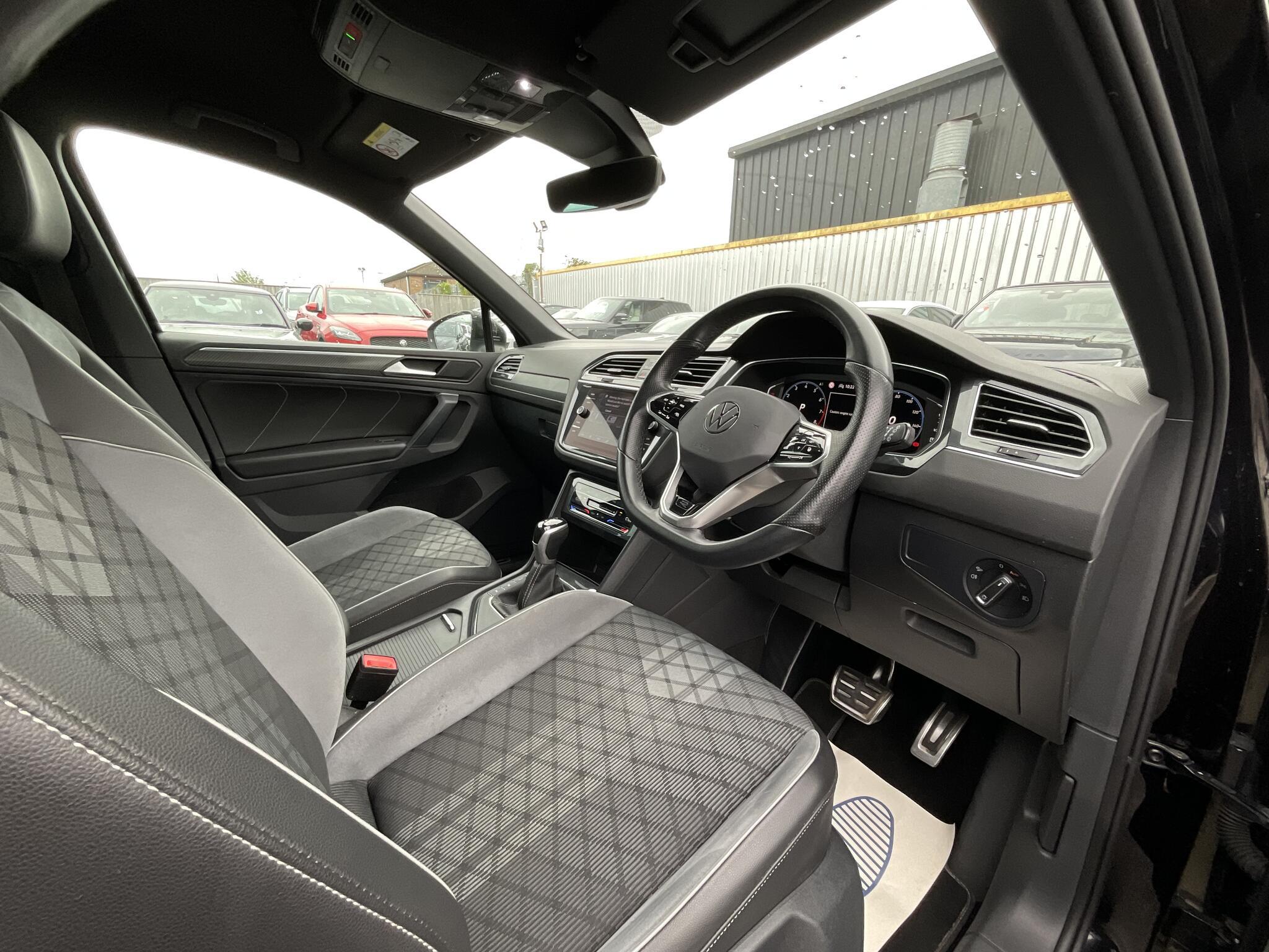 Volkswagen Tiguan - Image 7