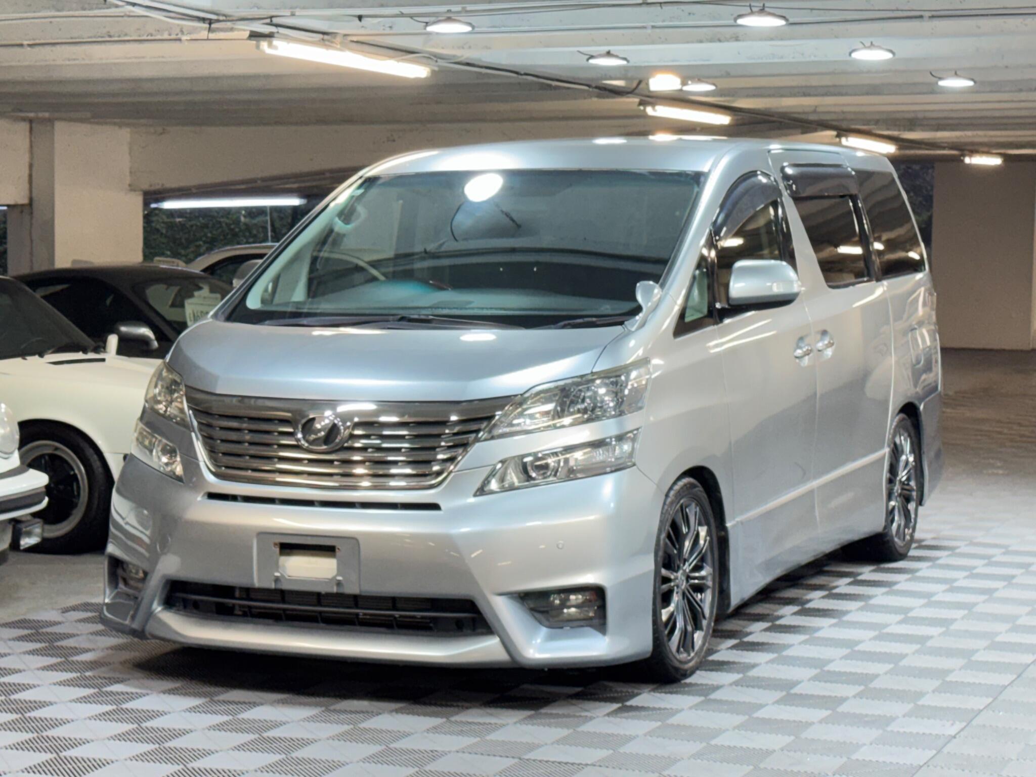 Toyota Vellfire - Image 6