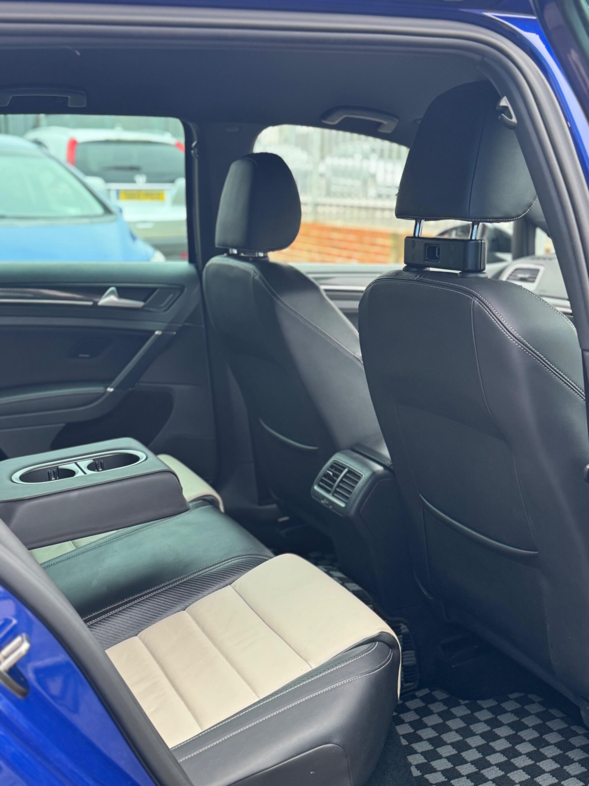 Volkswagen Golf - Image 24