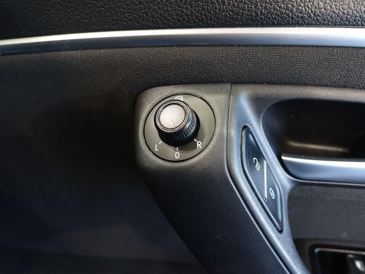 Volkswagen Polo - Image 23