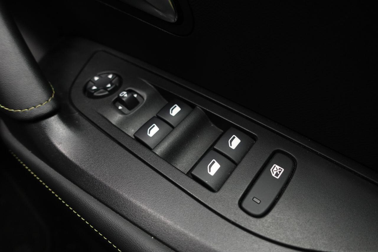 Peugeot E-2008 - Image 49