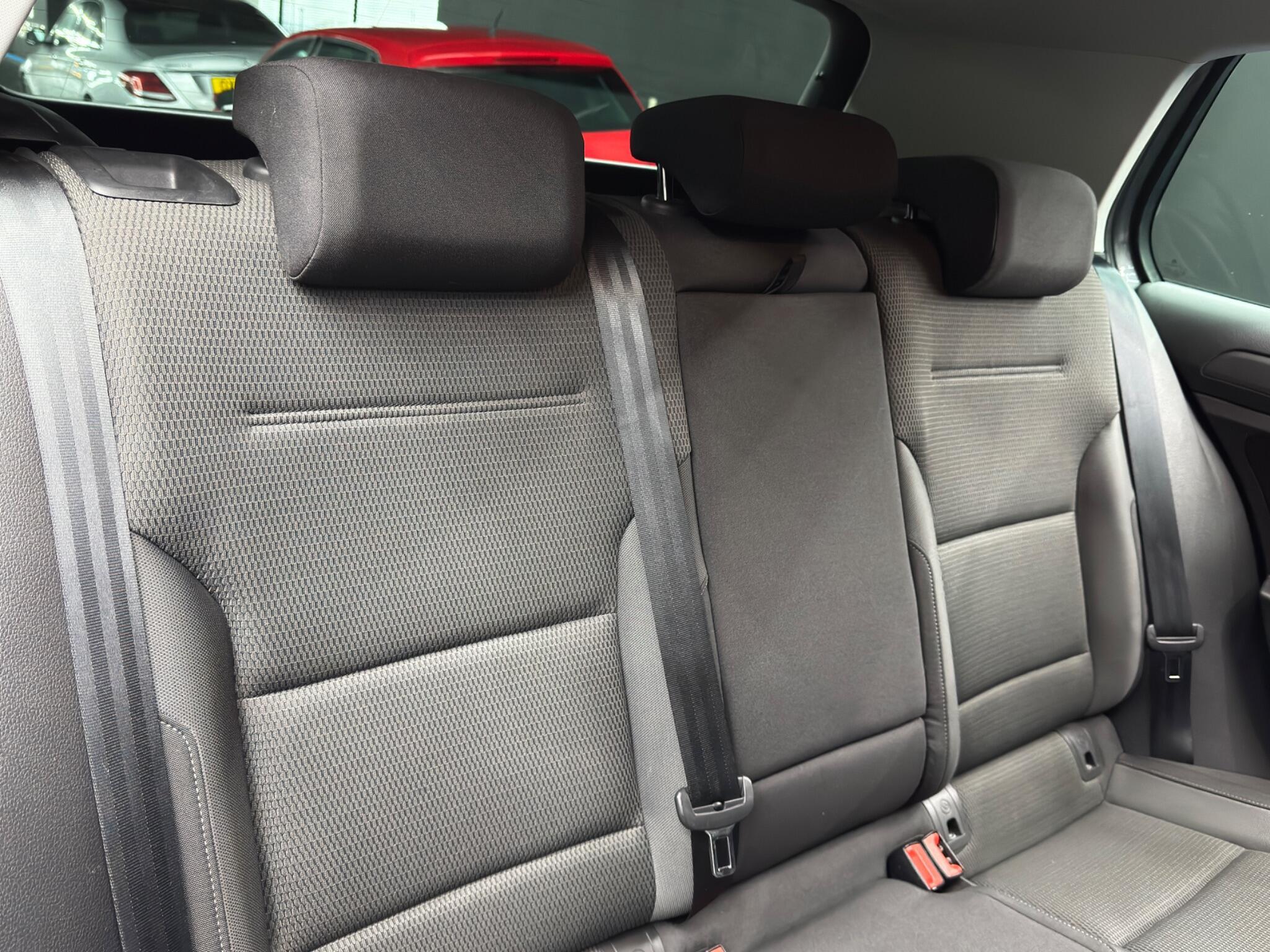 Volkswagen Golf - Image 15