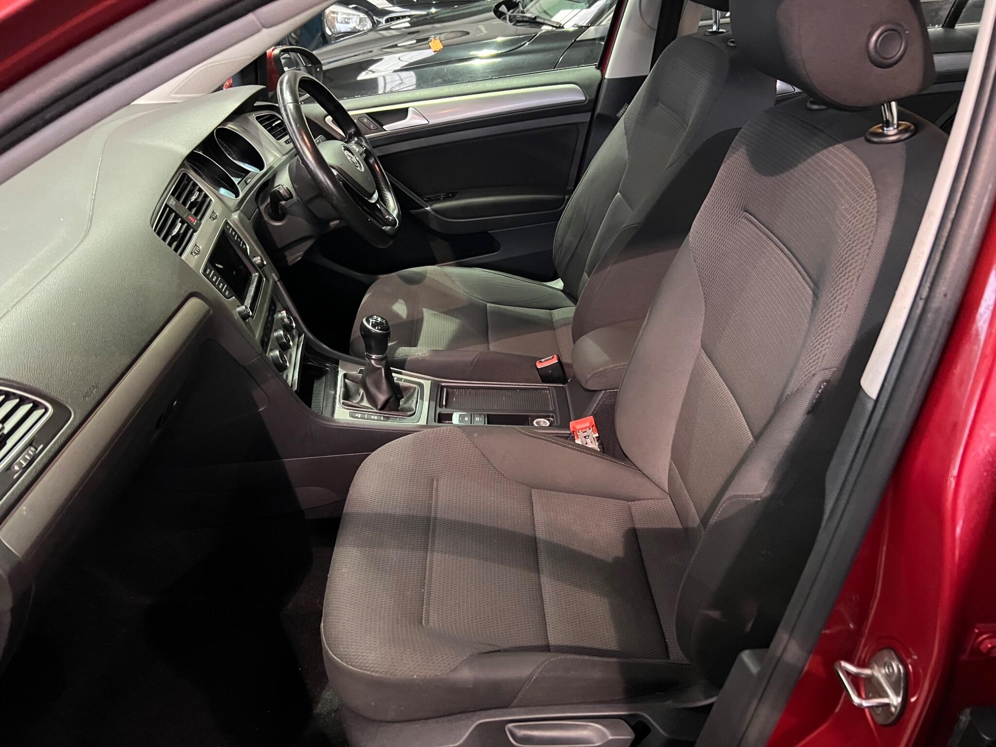 Volkswagen Golf - Image 53