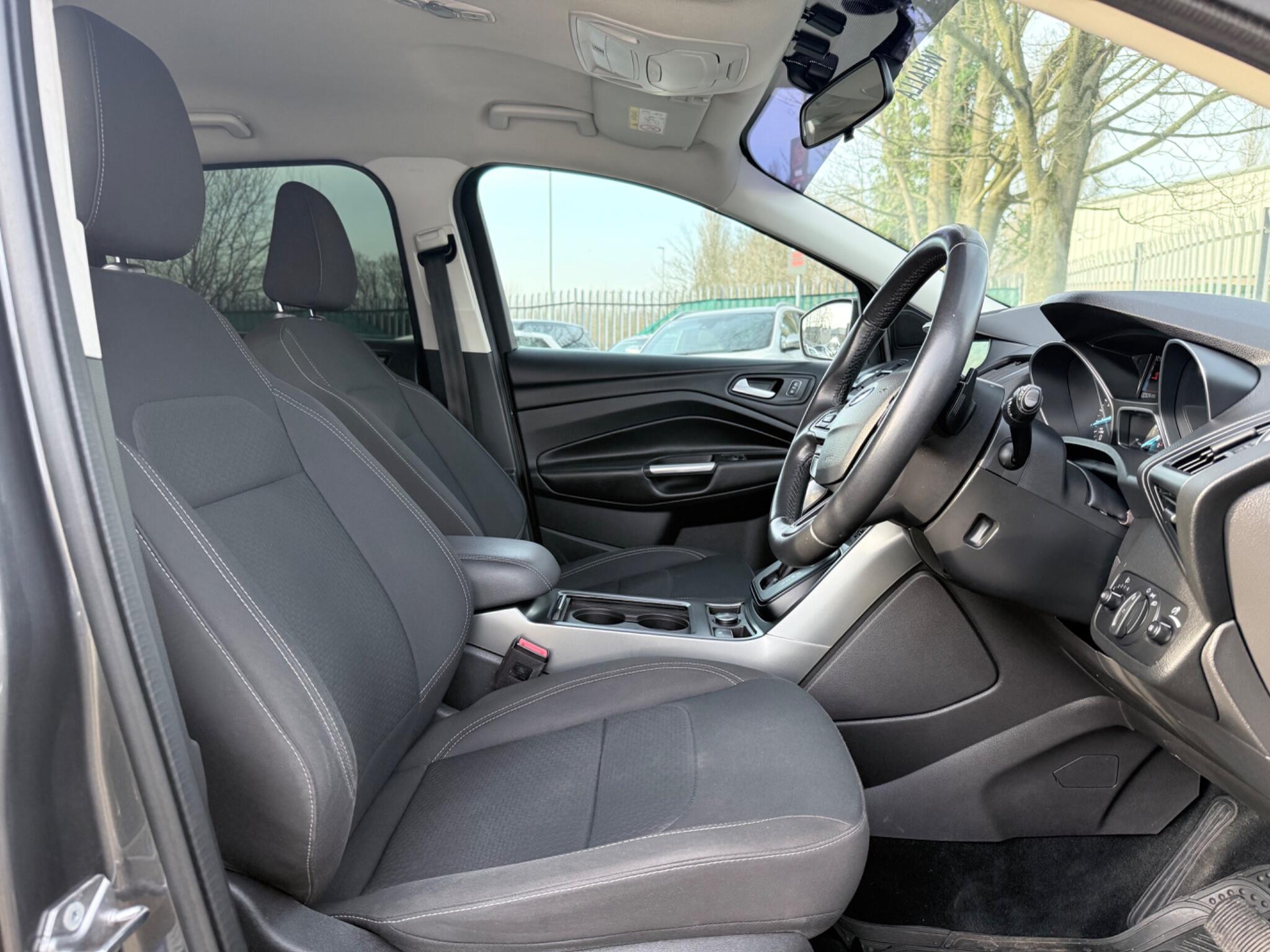 Ford Kuga - Image 31