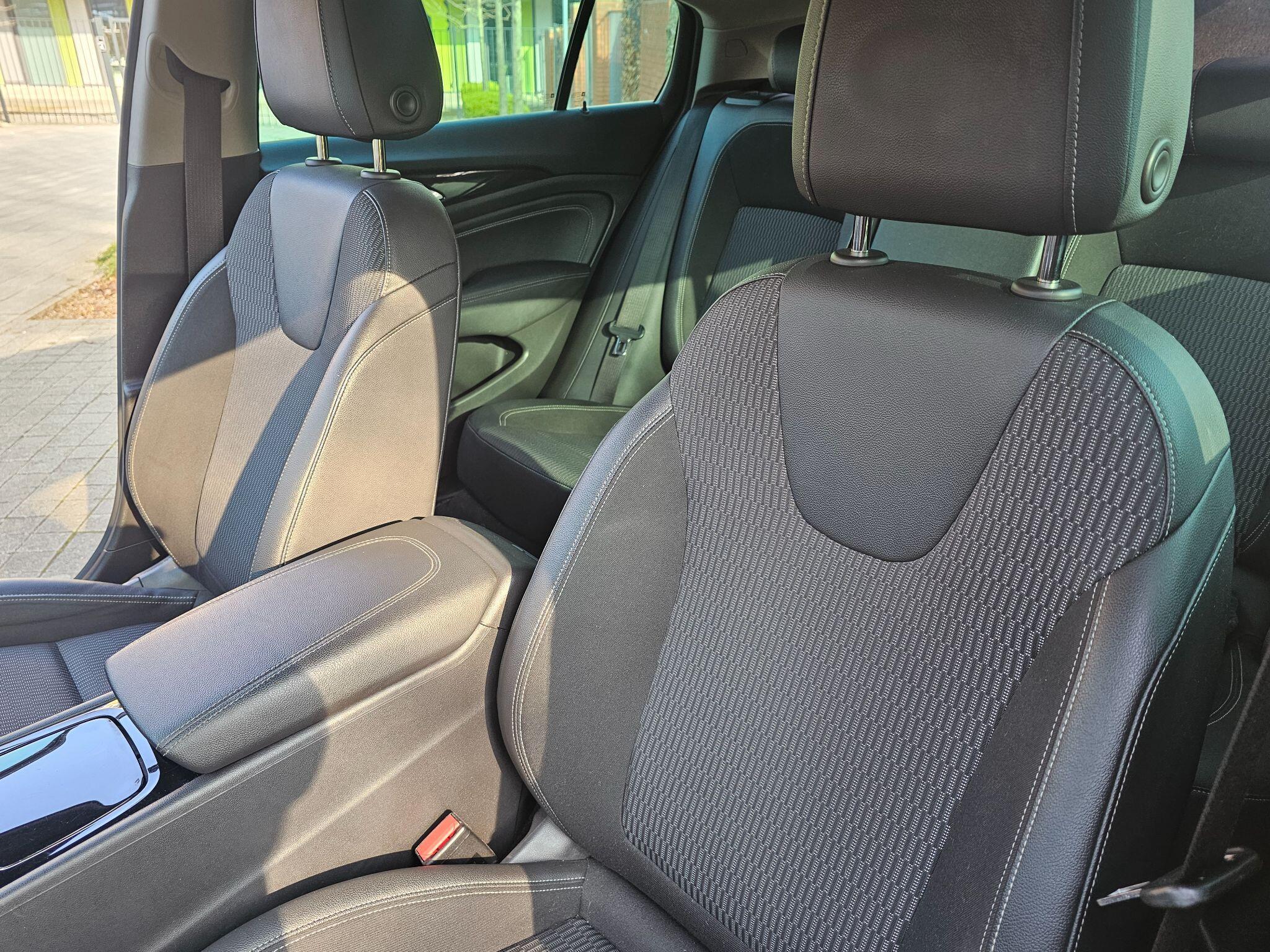 Vauxhall Insignia - Image 33