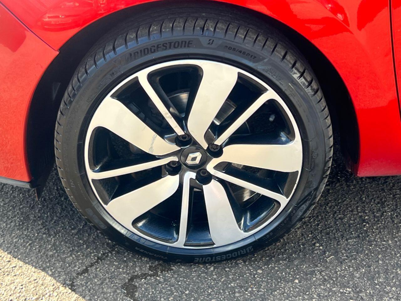 Renault Clio - Image 30