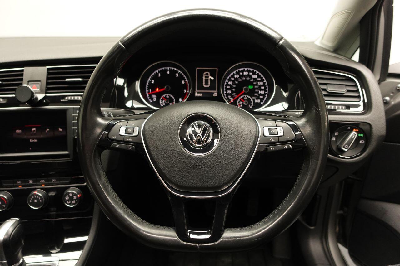 Volkswagen Golf - Image 32