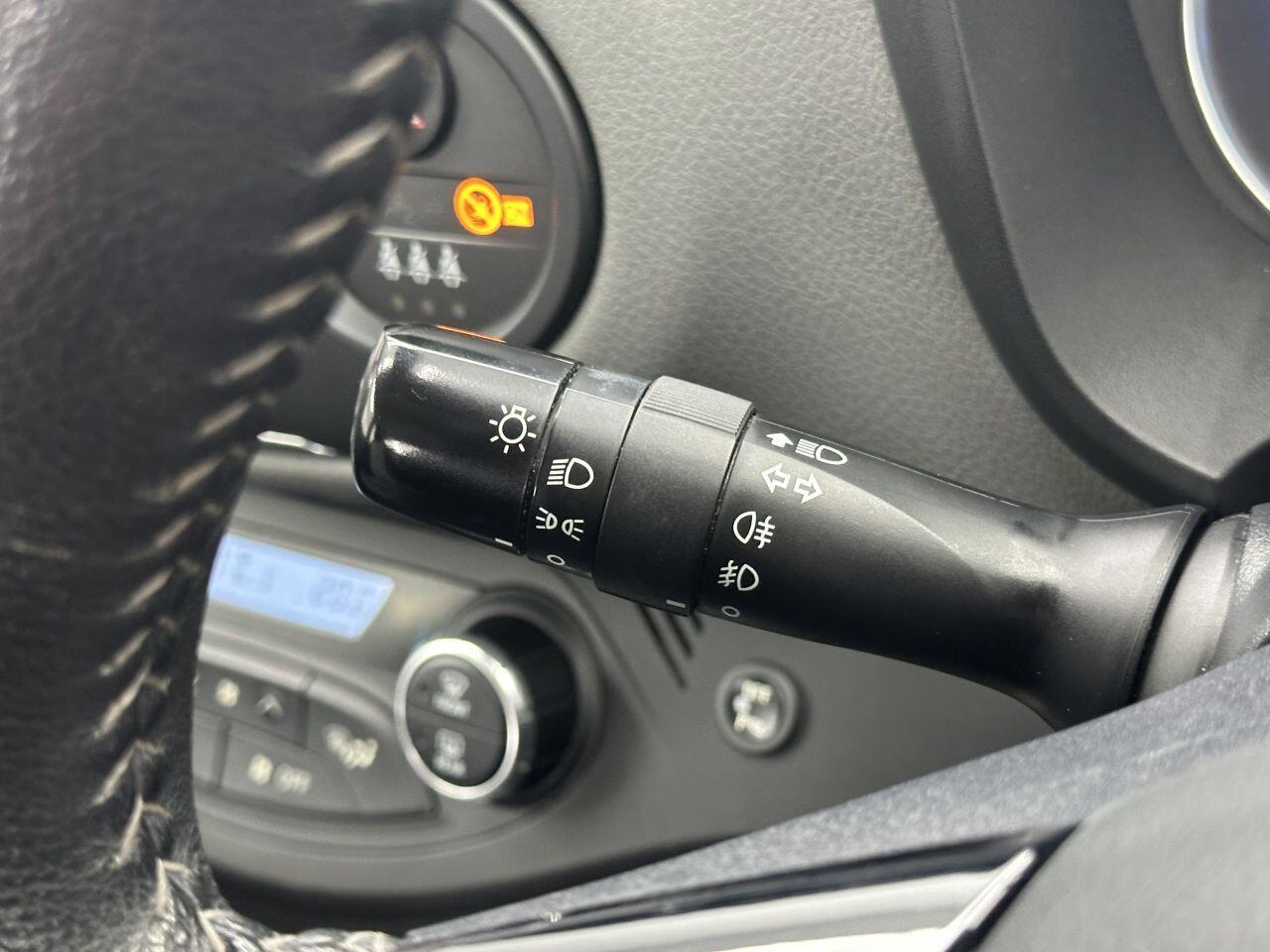 Toyota Yaris - Image 22