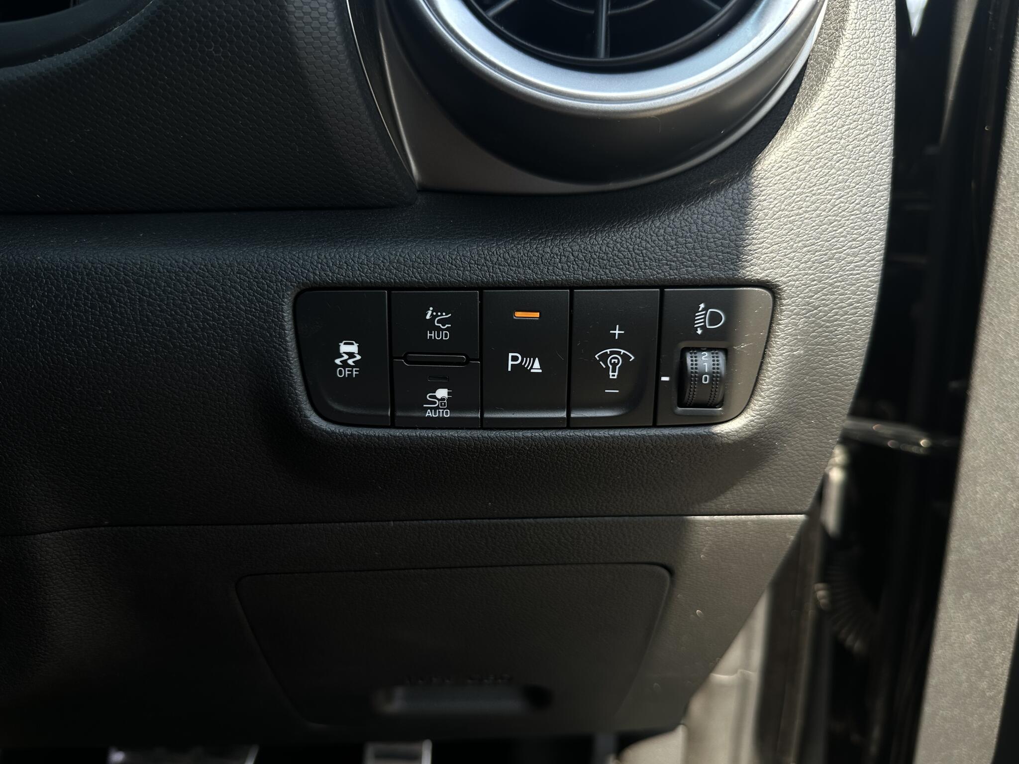 Hyundai Kona - Image 13