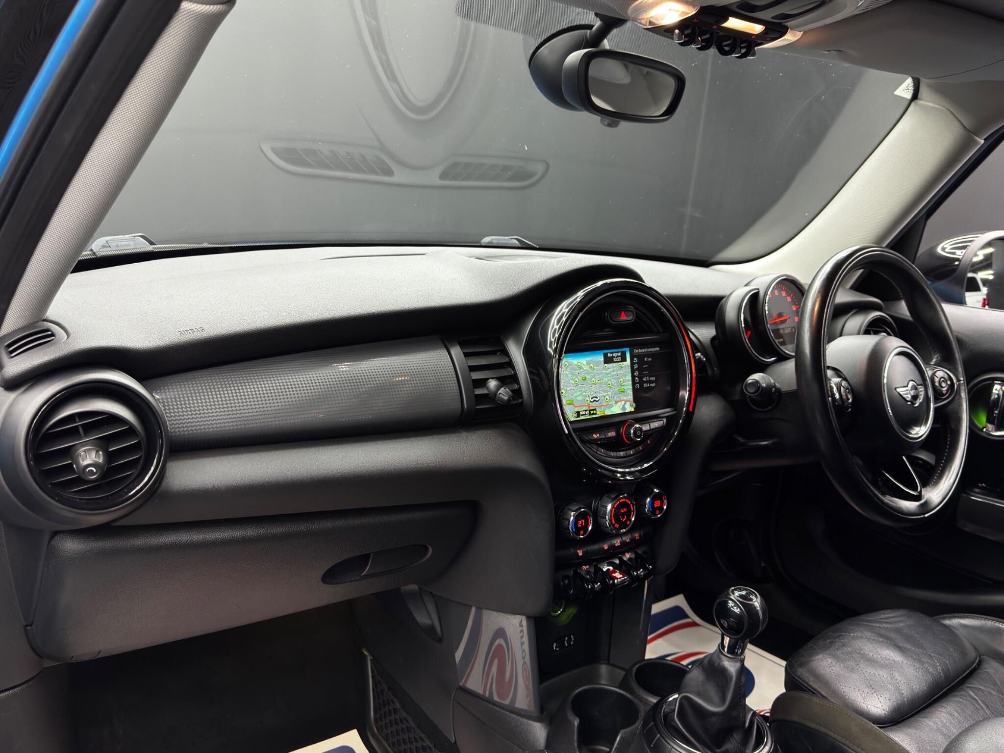 MINI Hatch - Image 11