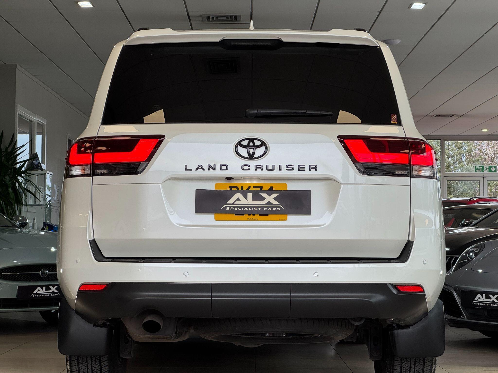Toyota Land Cruiser - Image 19