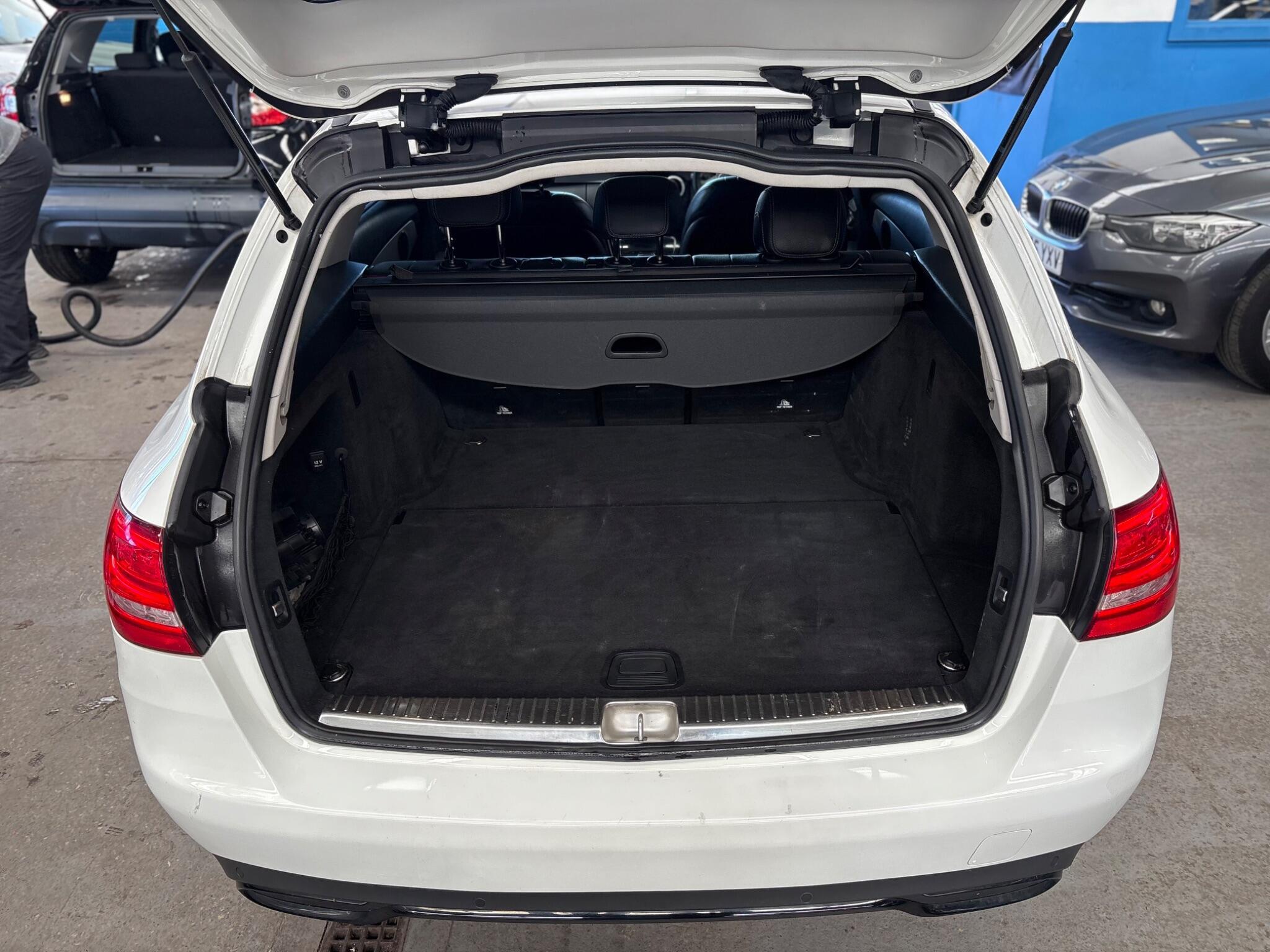 Mercedes C Class - Image 23