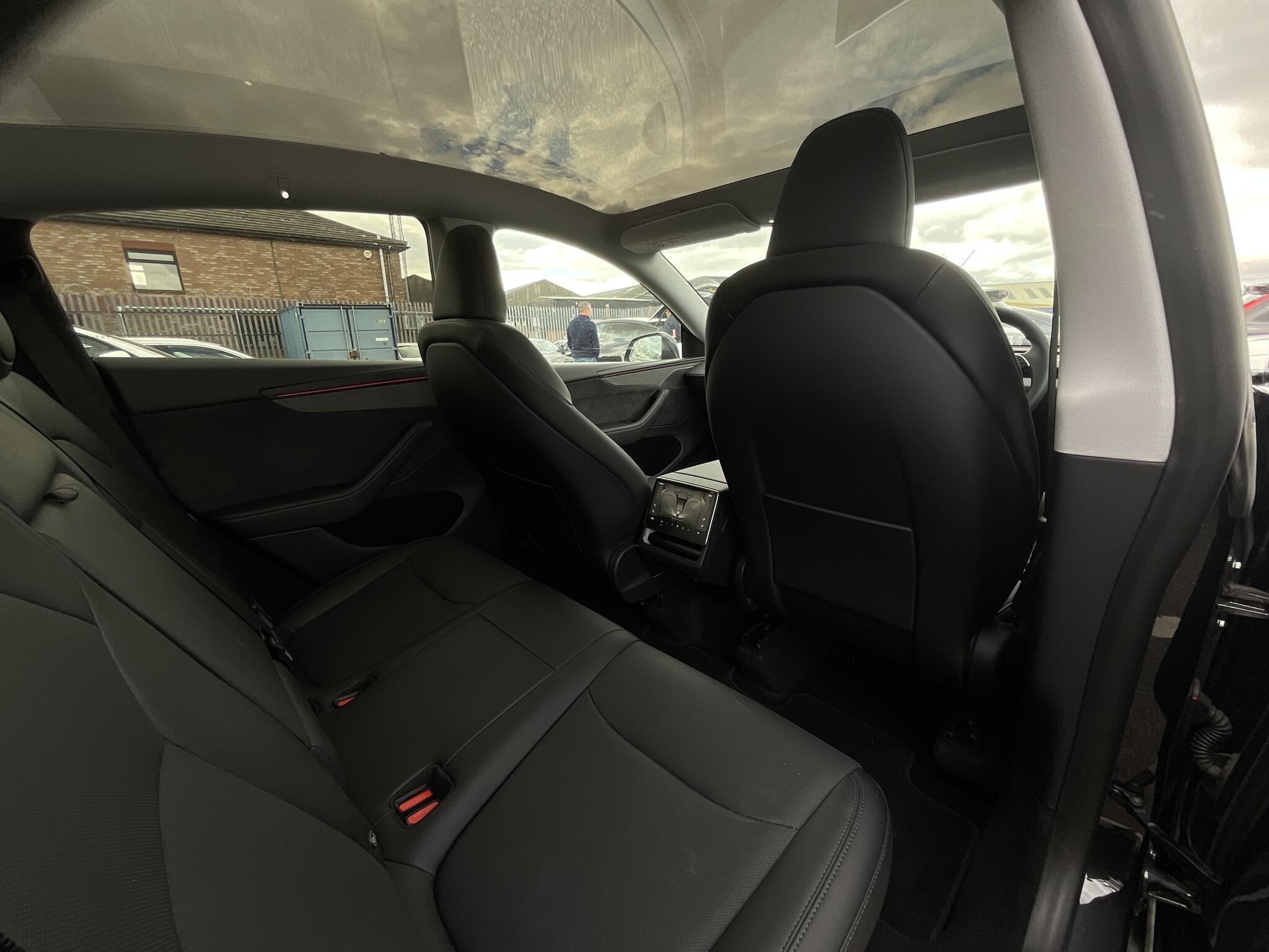 Tesla Model Y - Image 10