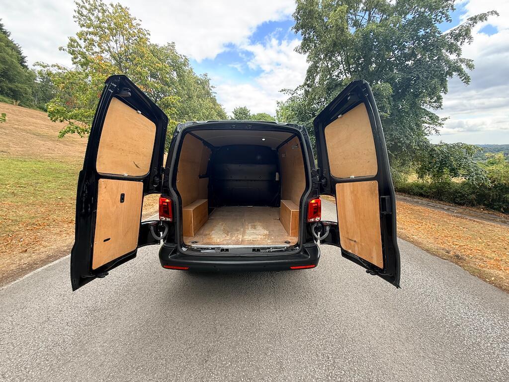 Volkswagen Transporter - Image 5