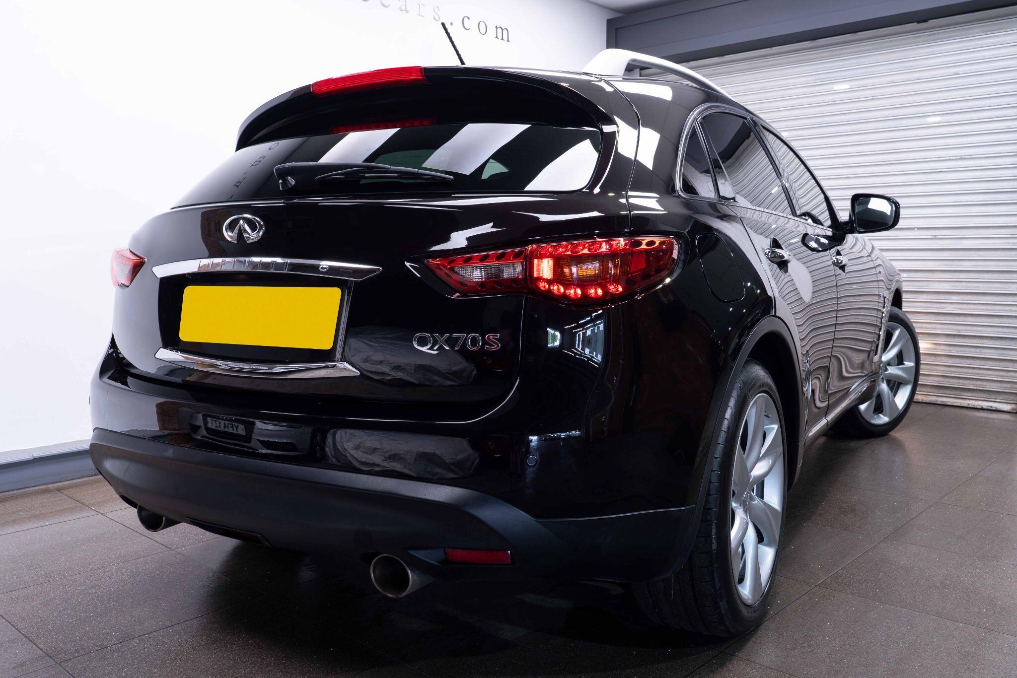 Infiniti QX70 - Image 4