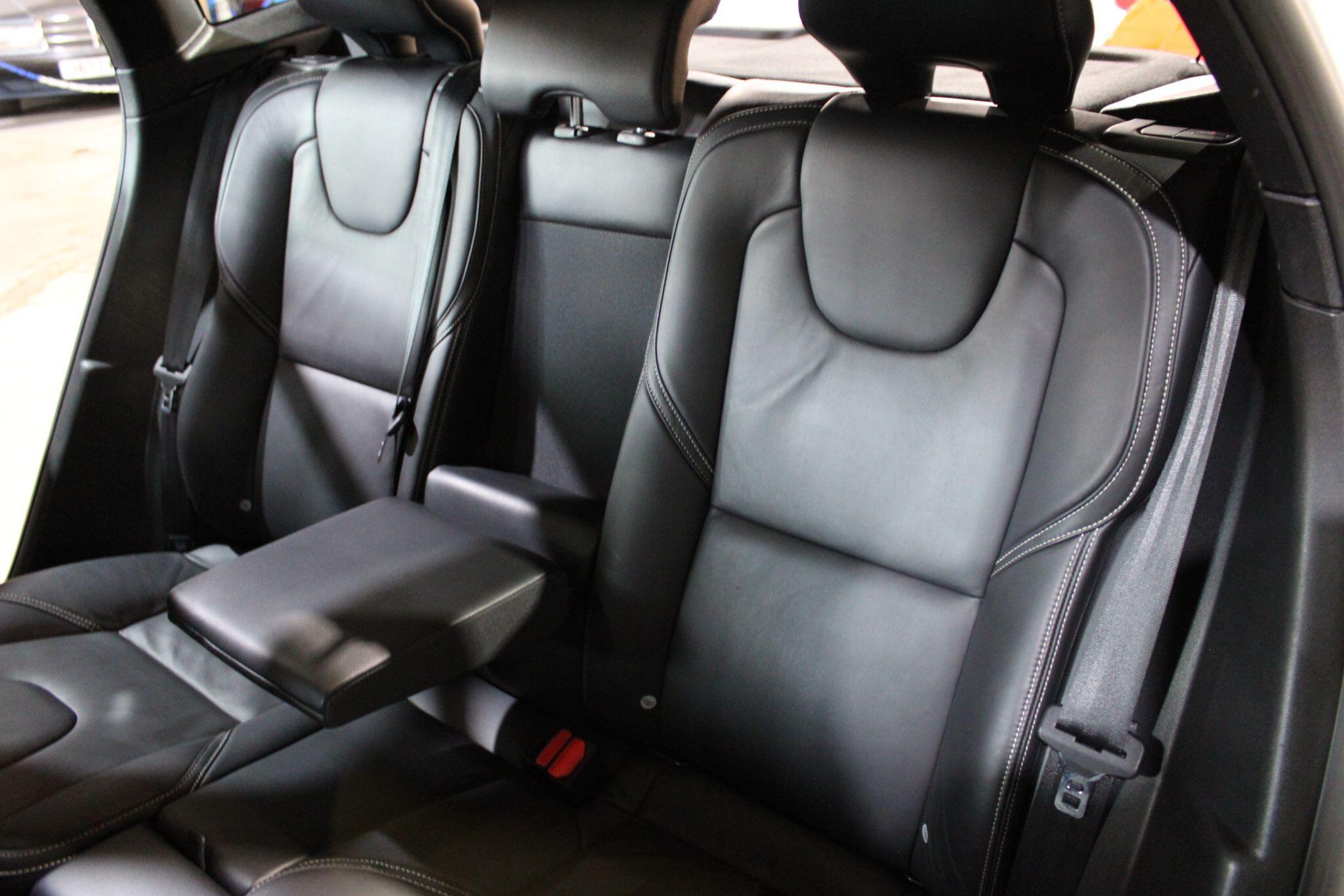 Volvo V40 - Image 21