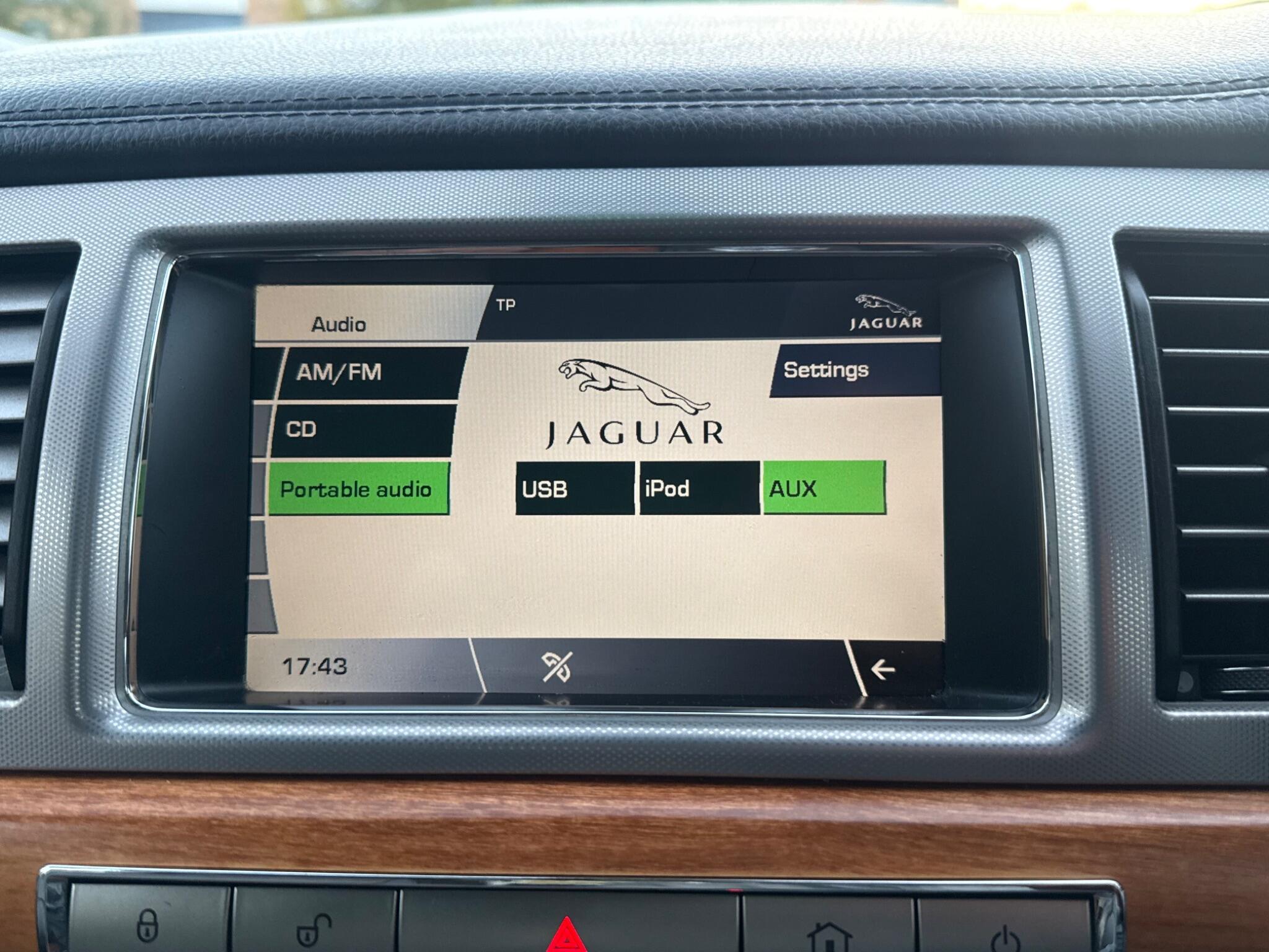 Jaguar XF - Image 39