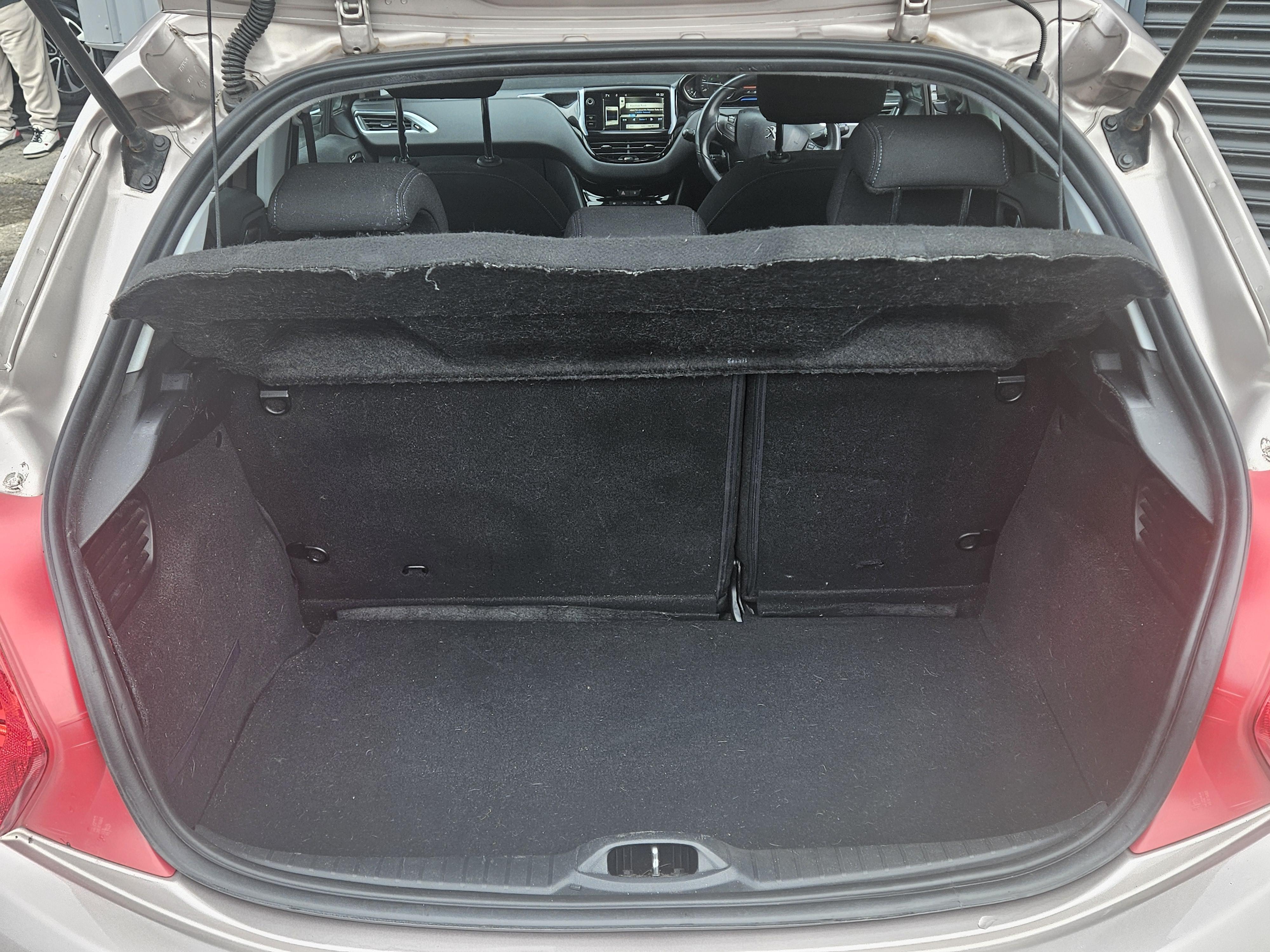 Peugeot 208 - Image 19