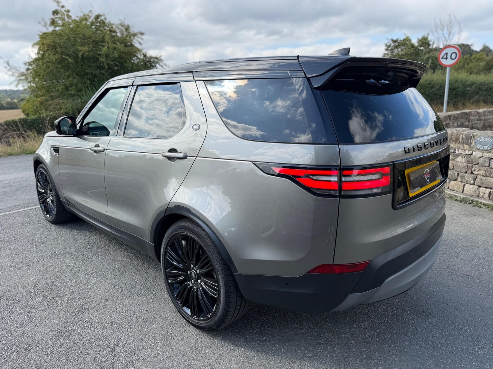 Land Rover Discovery - Image 12