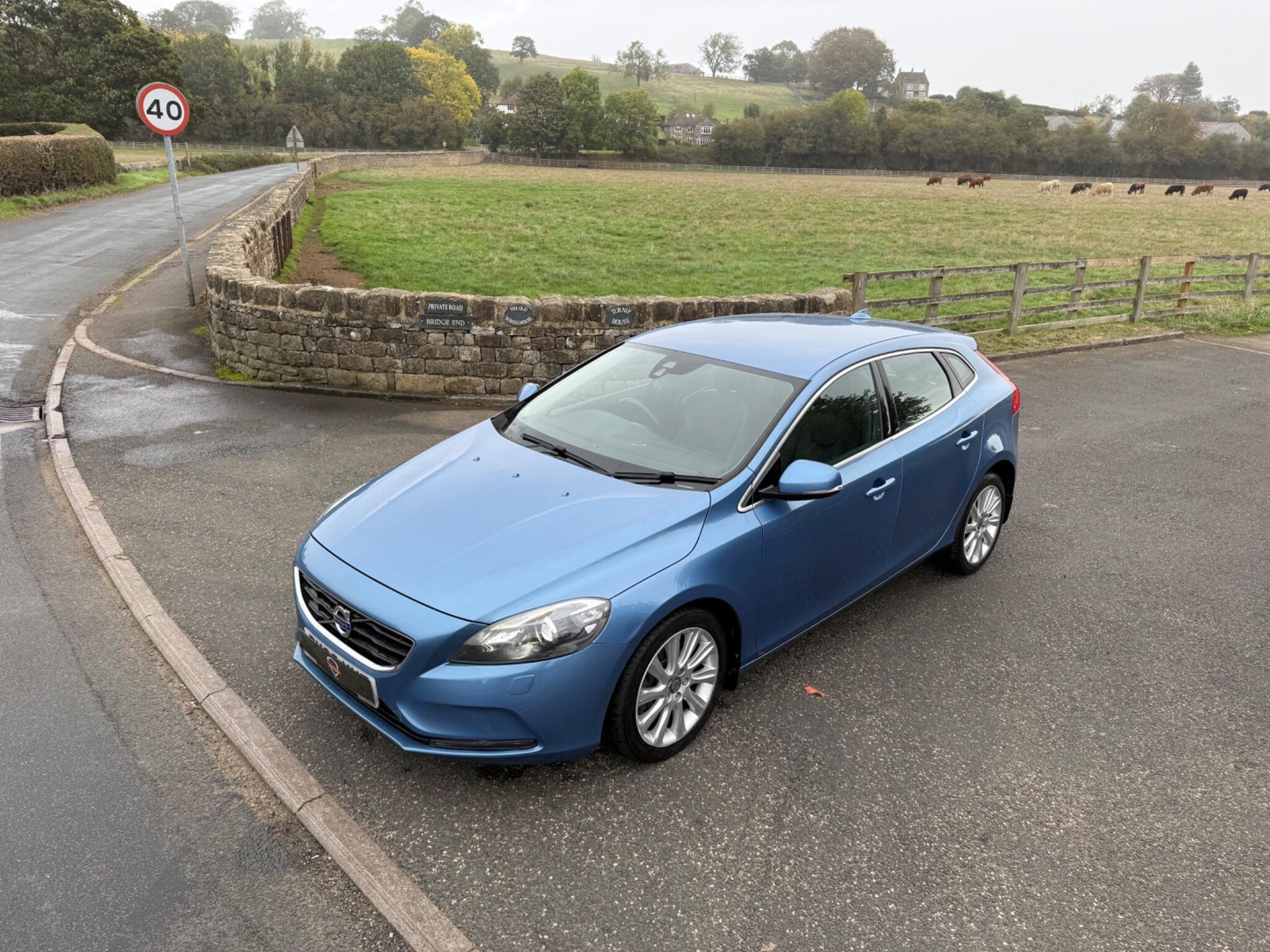 Volvo V40 - Image 20