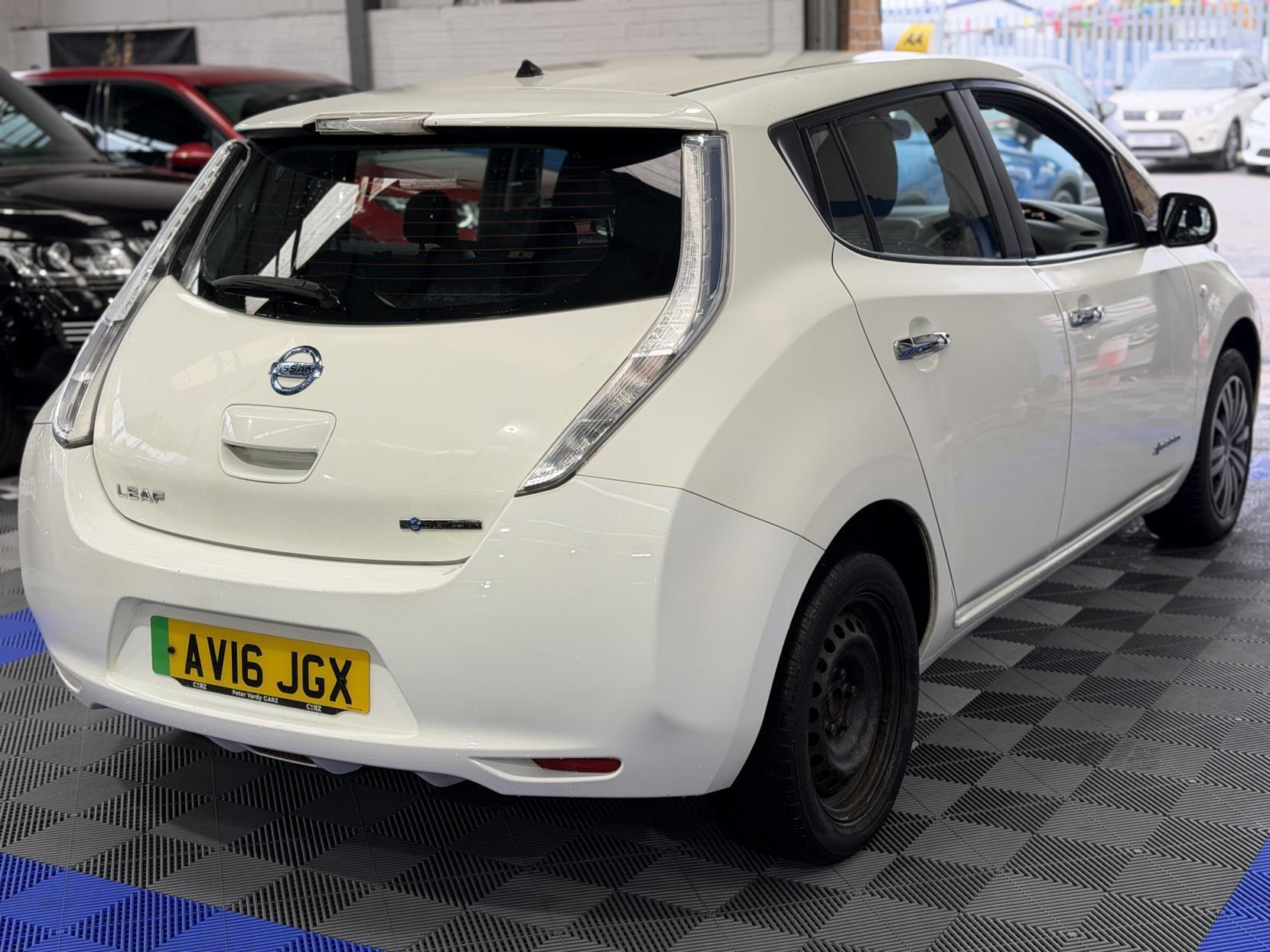 Nissan Leaf - Image 7