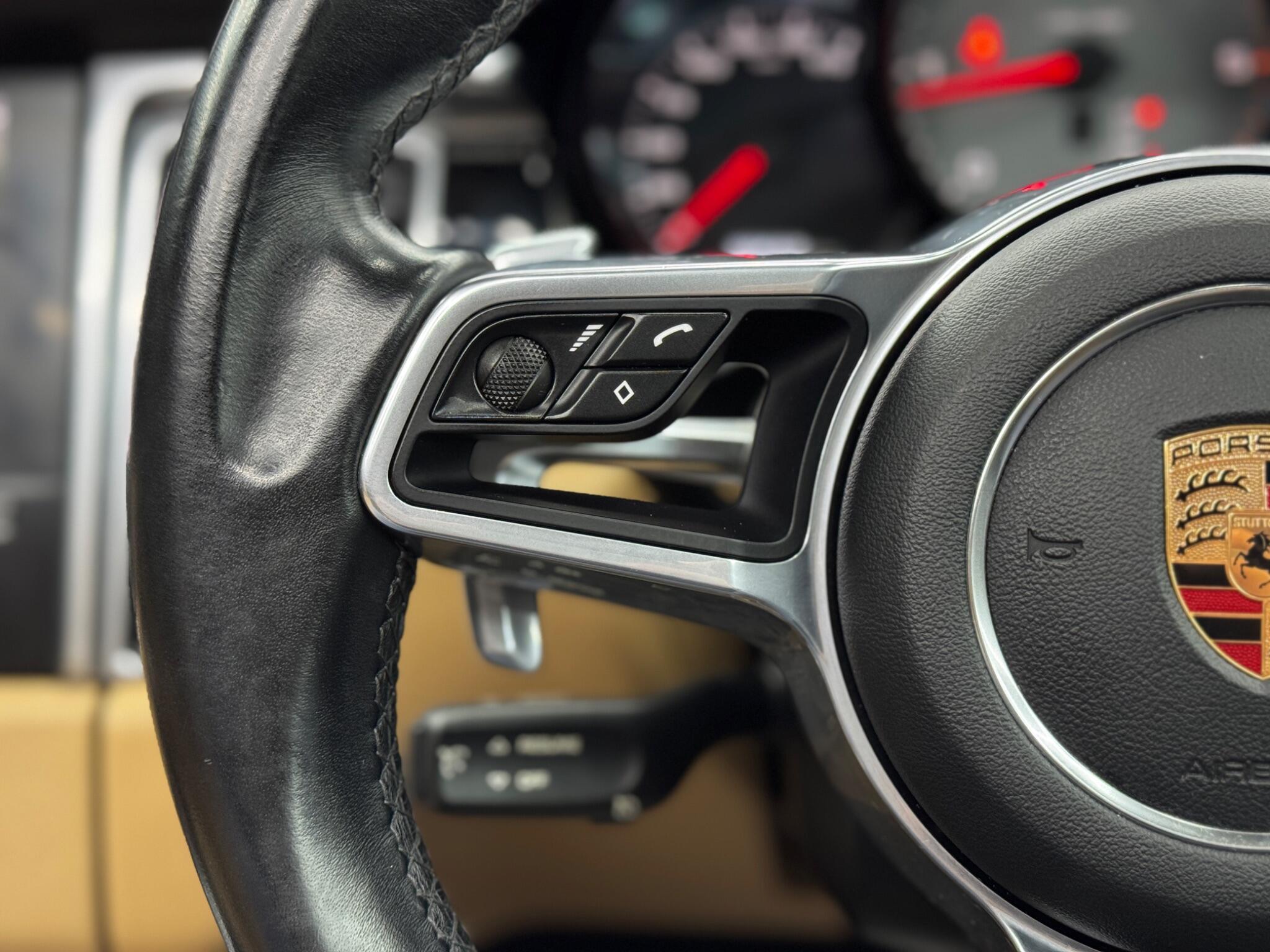 Porsche Macan - Image 22