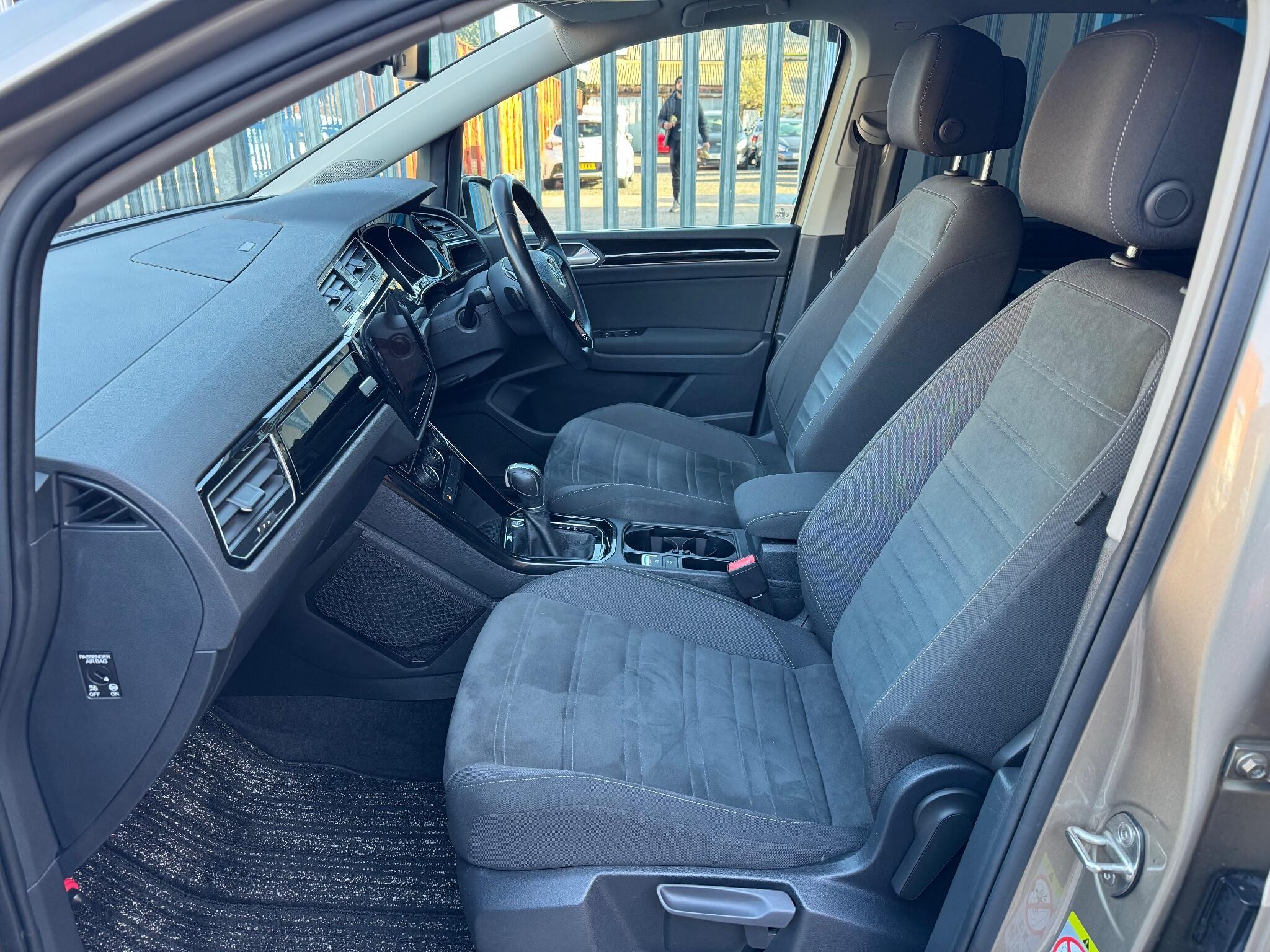 Volkswagen Touran - Image 52