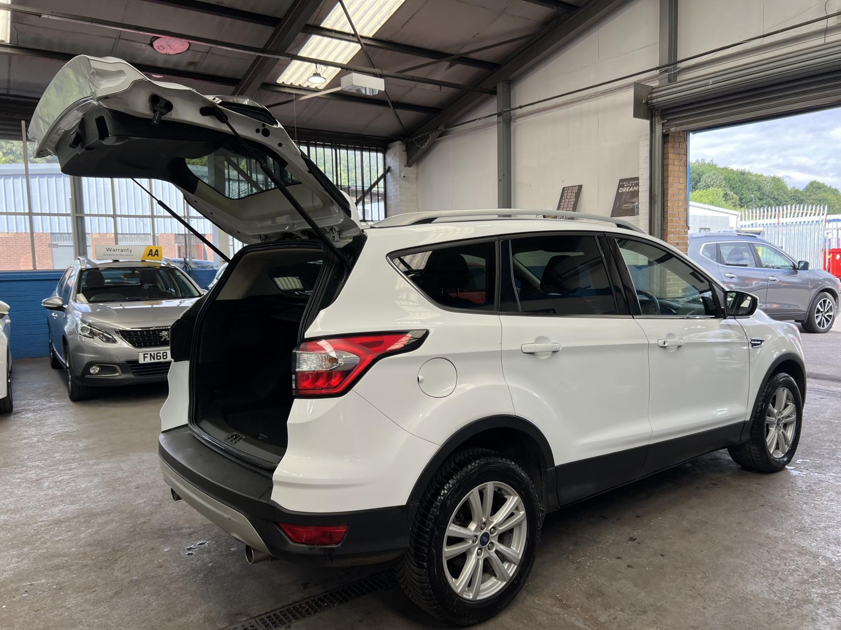 Ford Kuga - Image 16