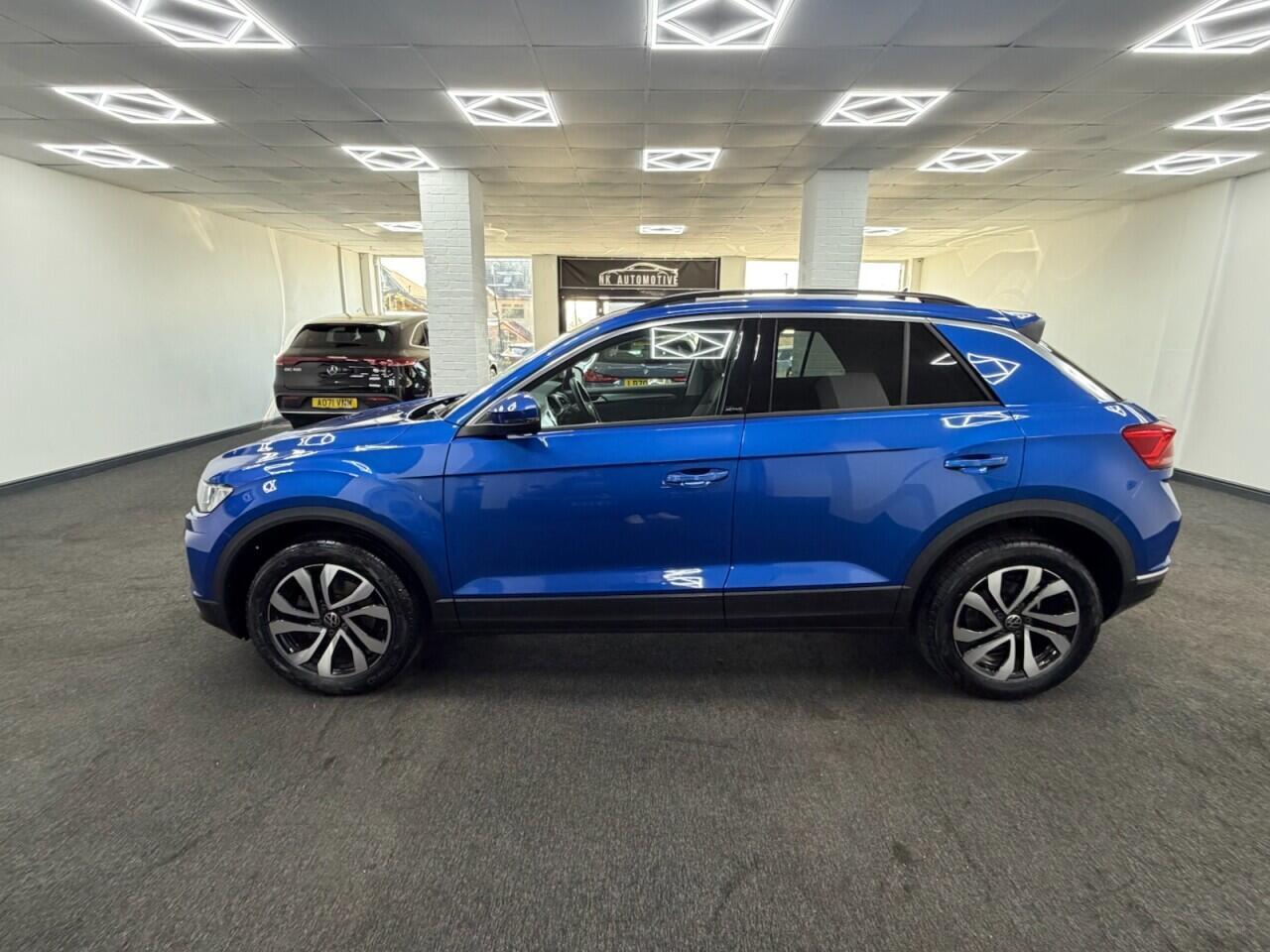 Volkswagen T-Roc - Image 9