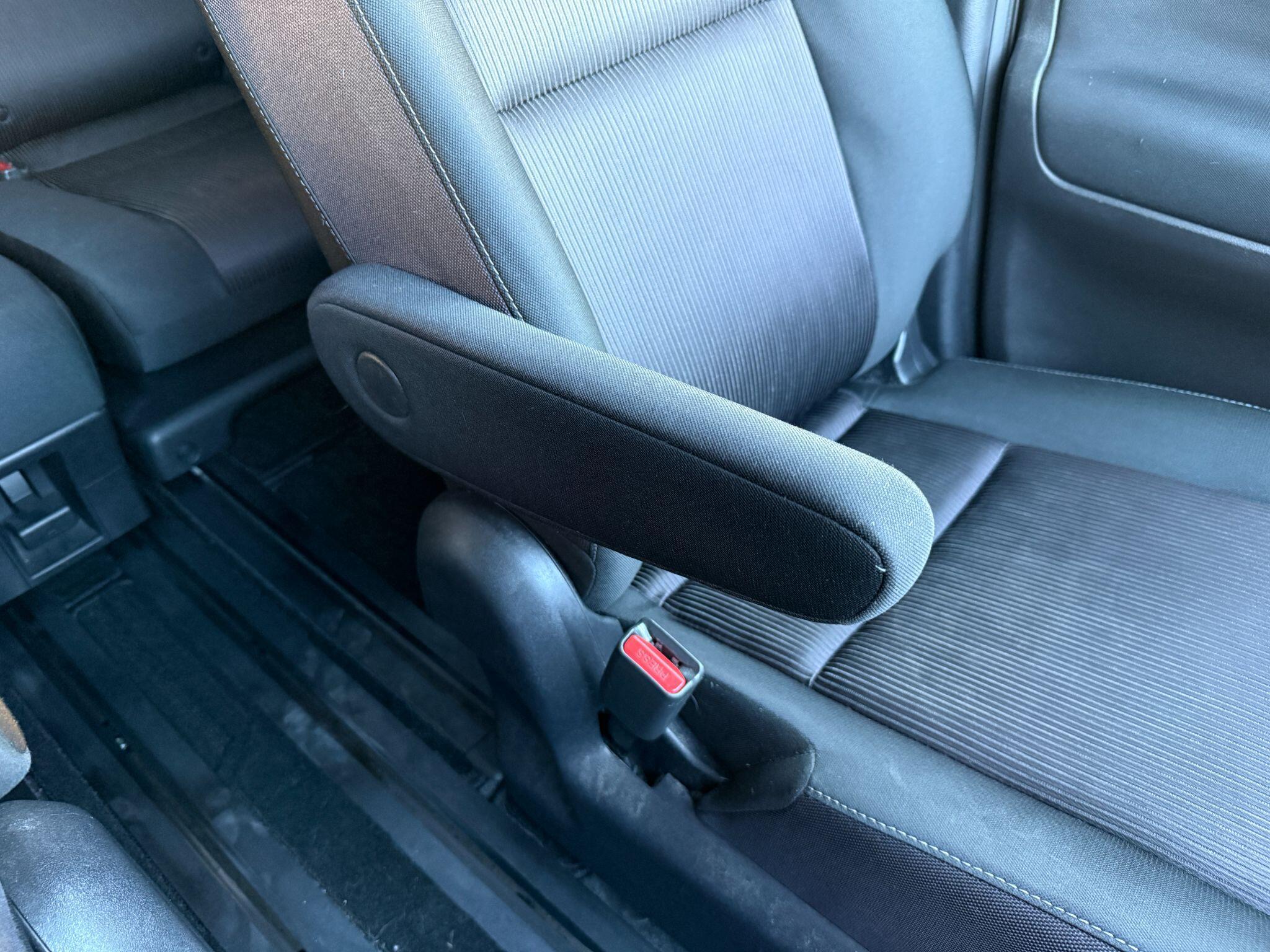 Nissan Serena - Image 78